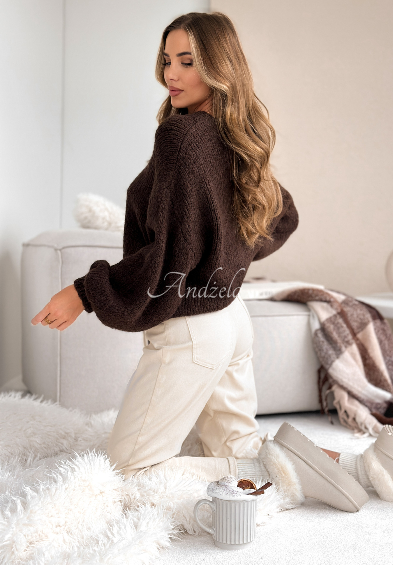 Sweter oversize z wełną Pink Mountain czekoladowy