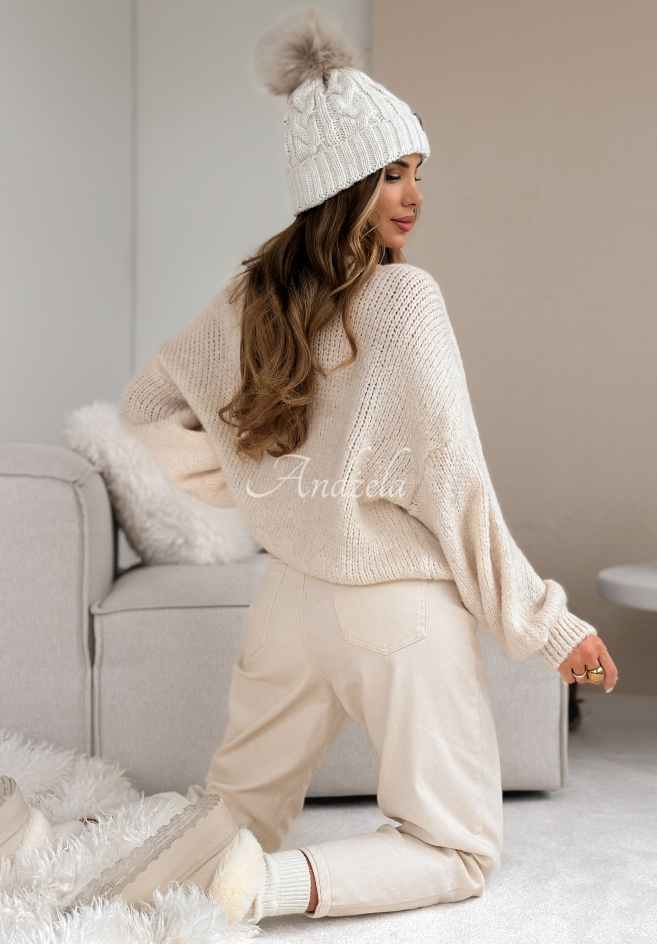 Pink Mountain beige wool oversize sweater