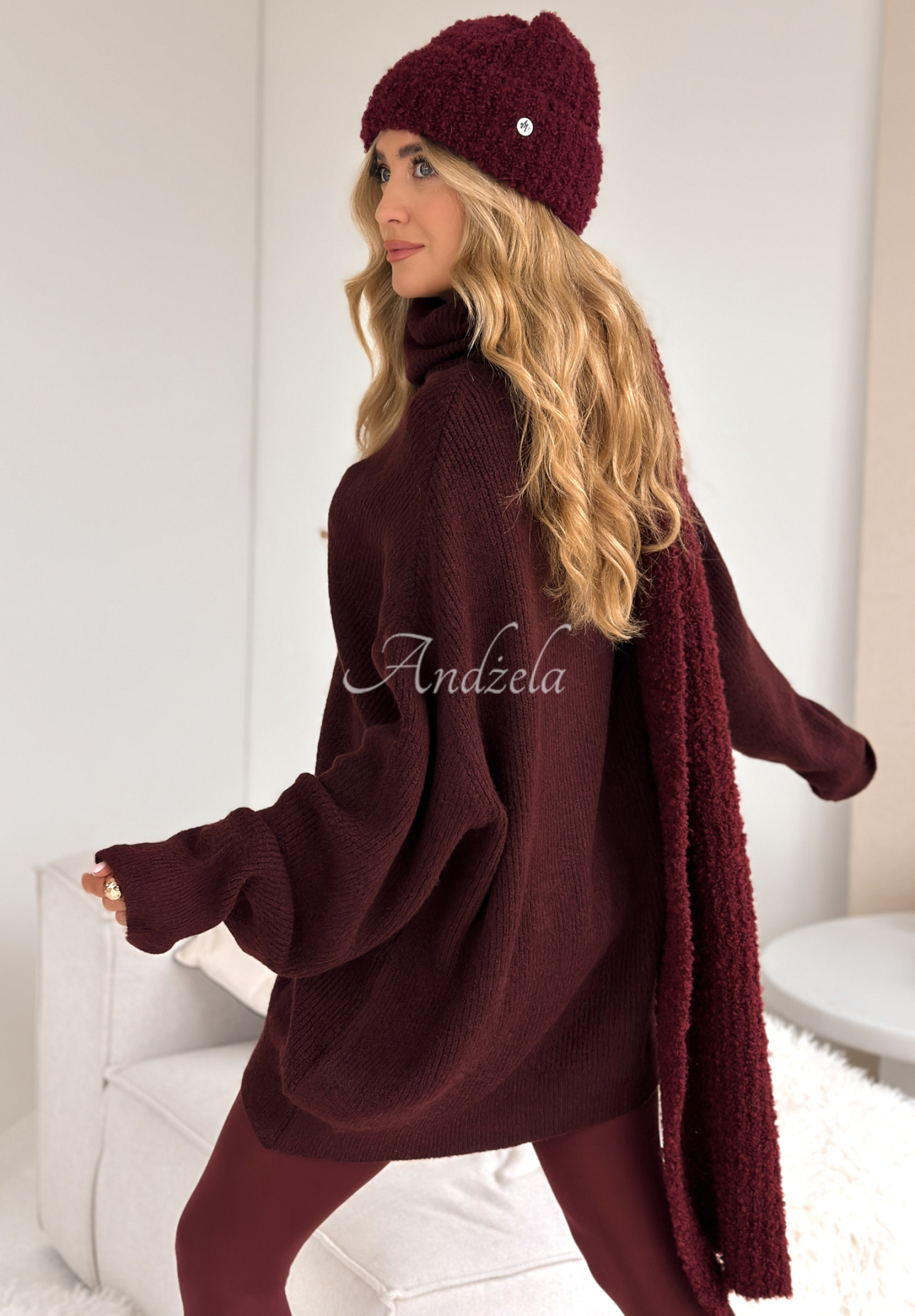 Sweter z golfem Mavi burgundowy