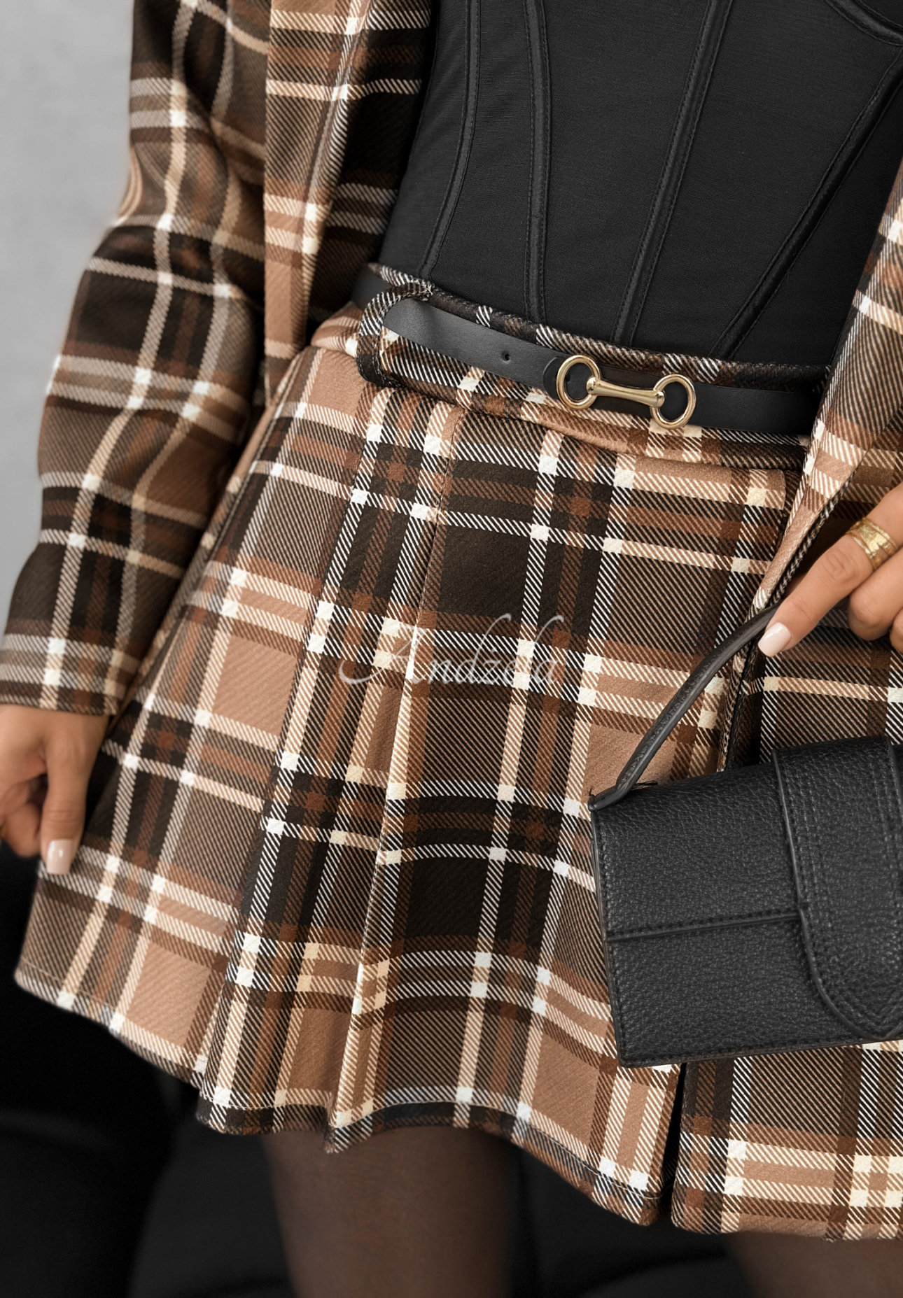 Important Time camel checkered mini skirt-shorts