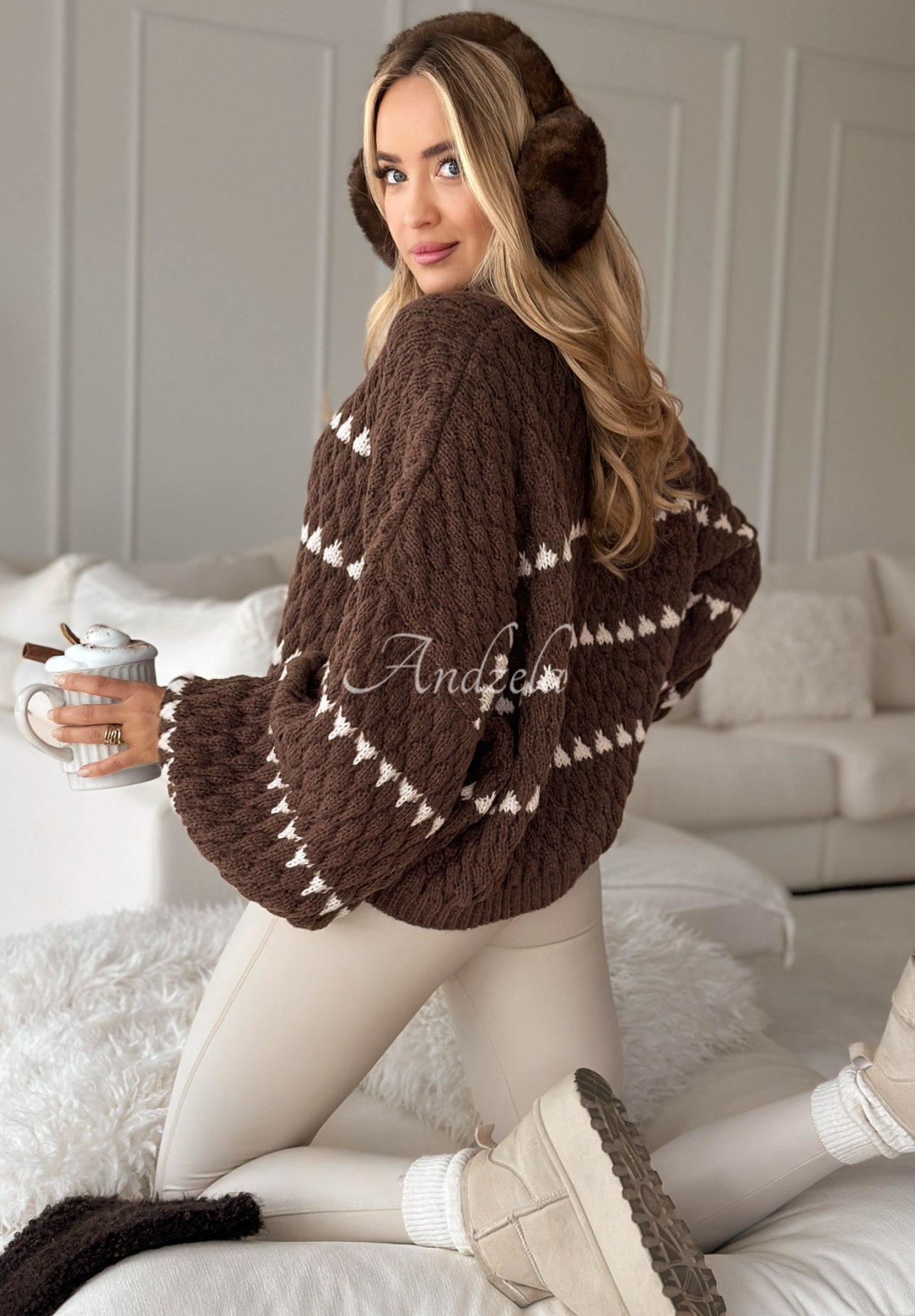 Decoratively plaid sweater with wide sleeves Every Rainy Day chocolate