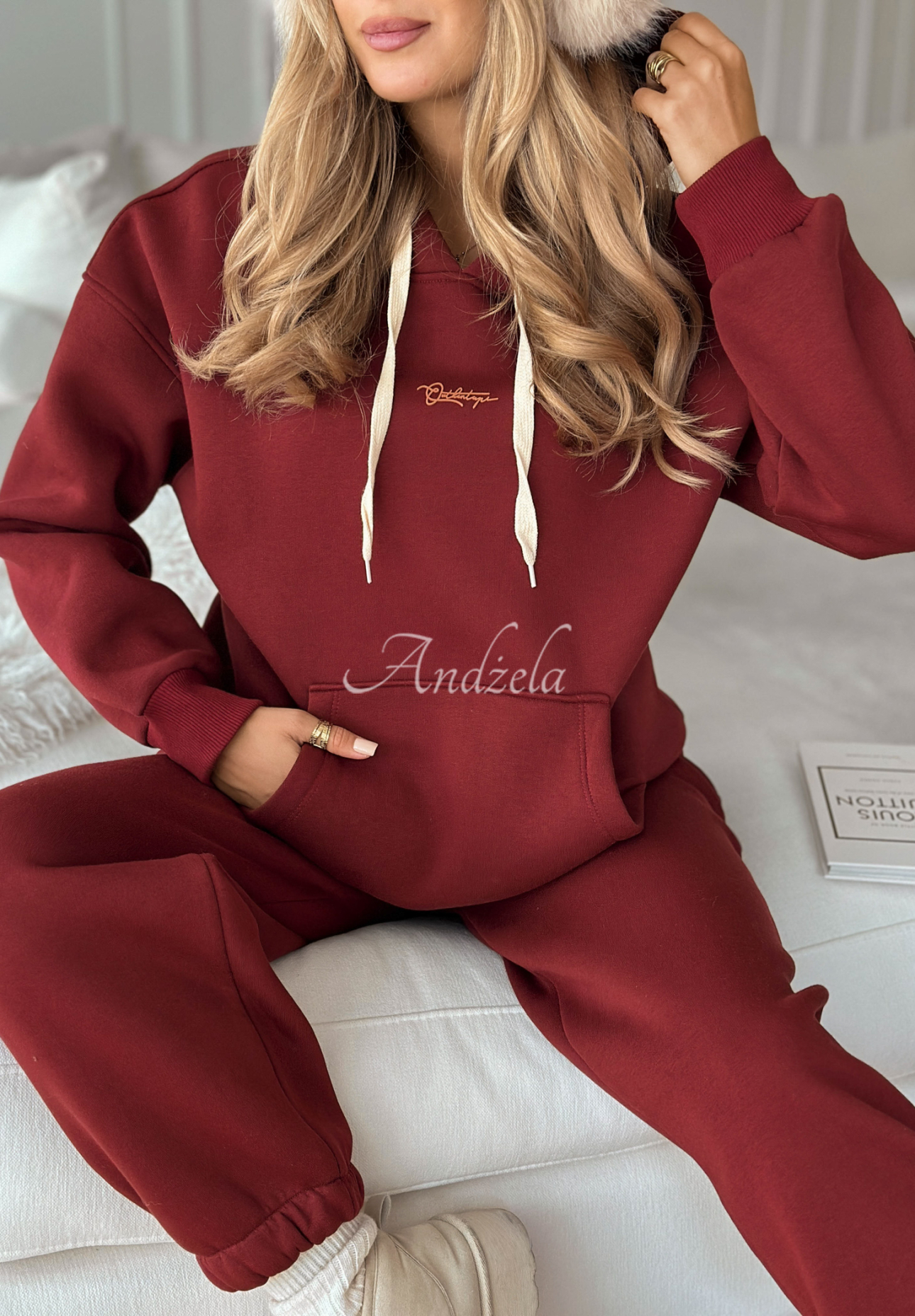 Sweatshirt and pants set She Did That burgundy