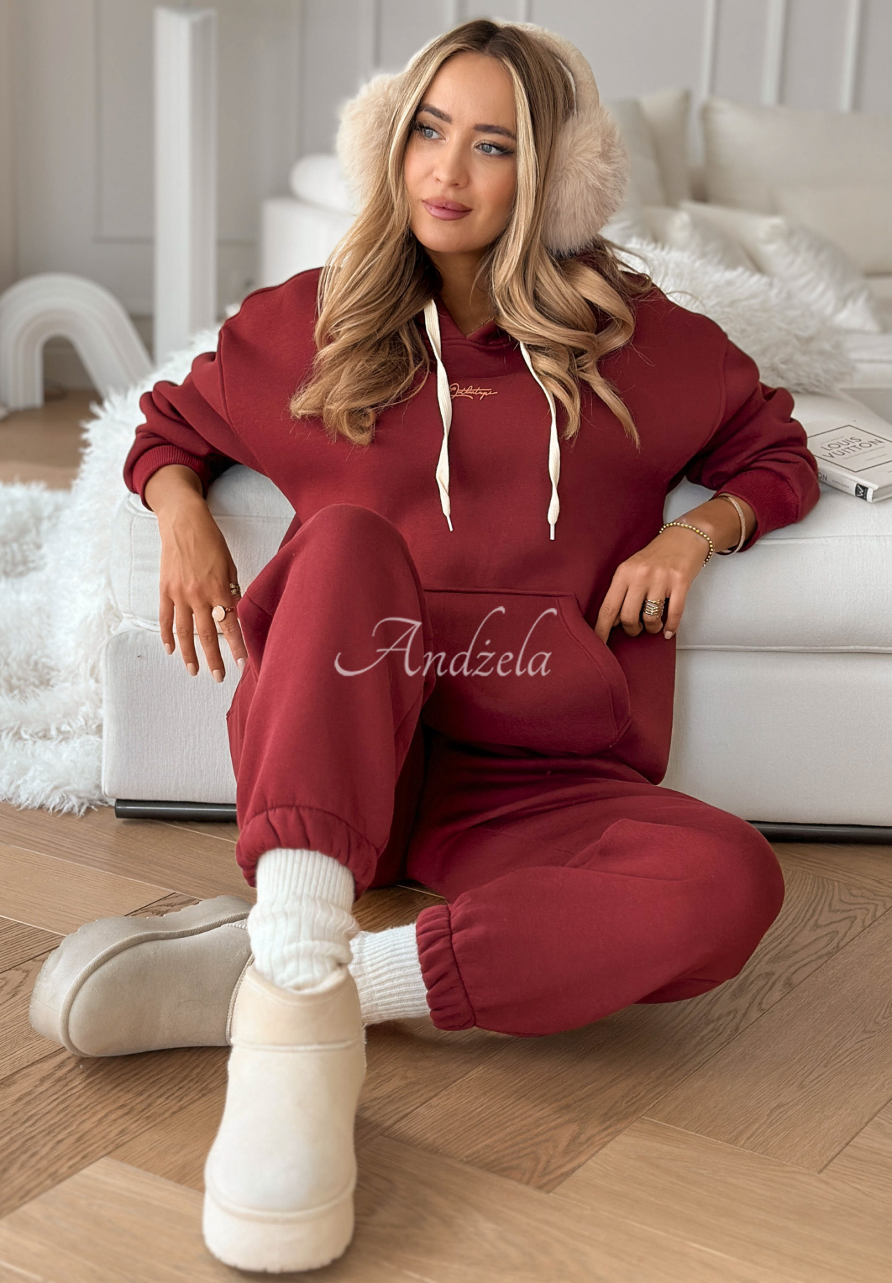 Sweatshirt and pants set She Did That burgundy