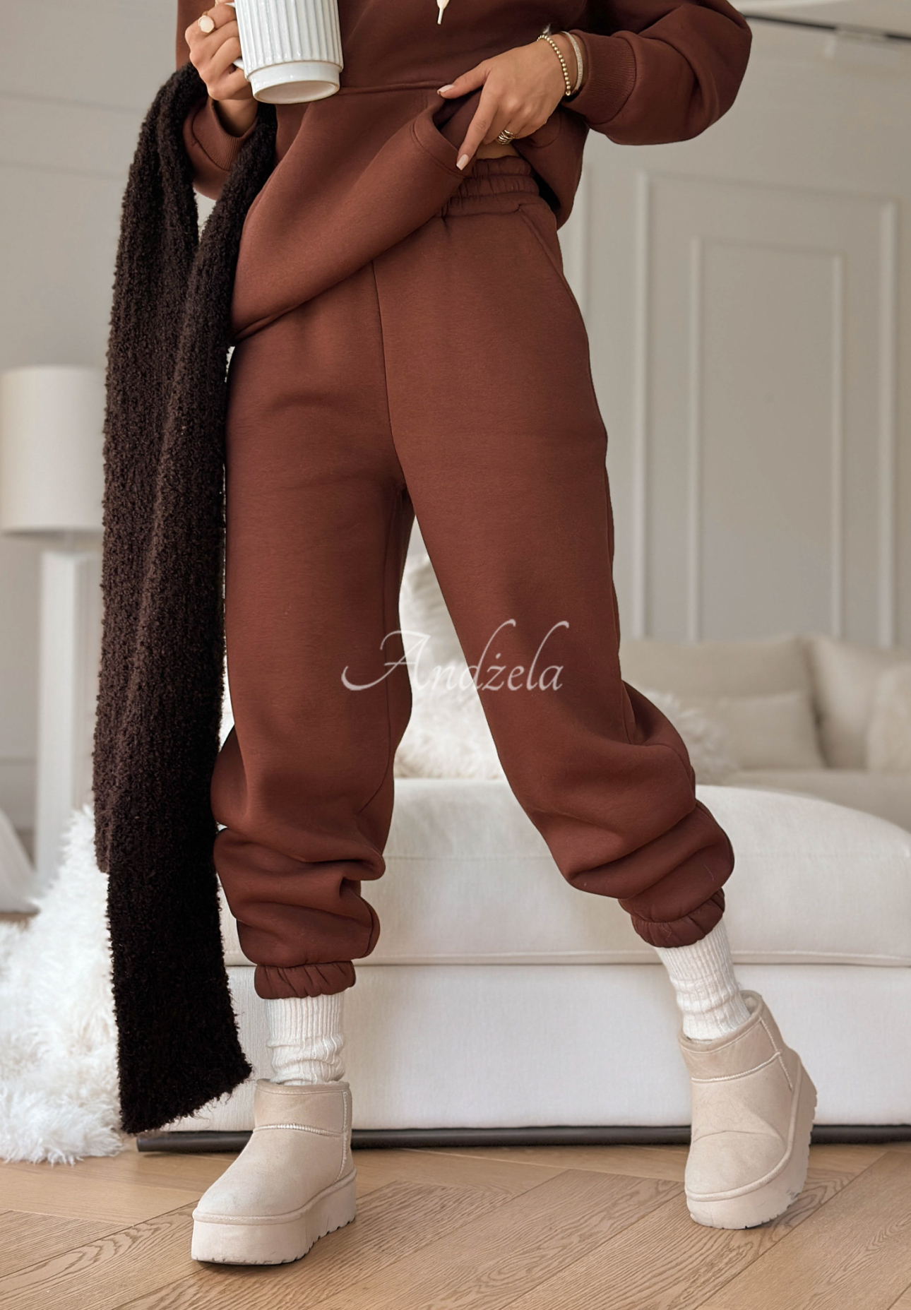 She Did That sweatshirt and pants set chocolate