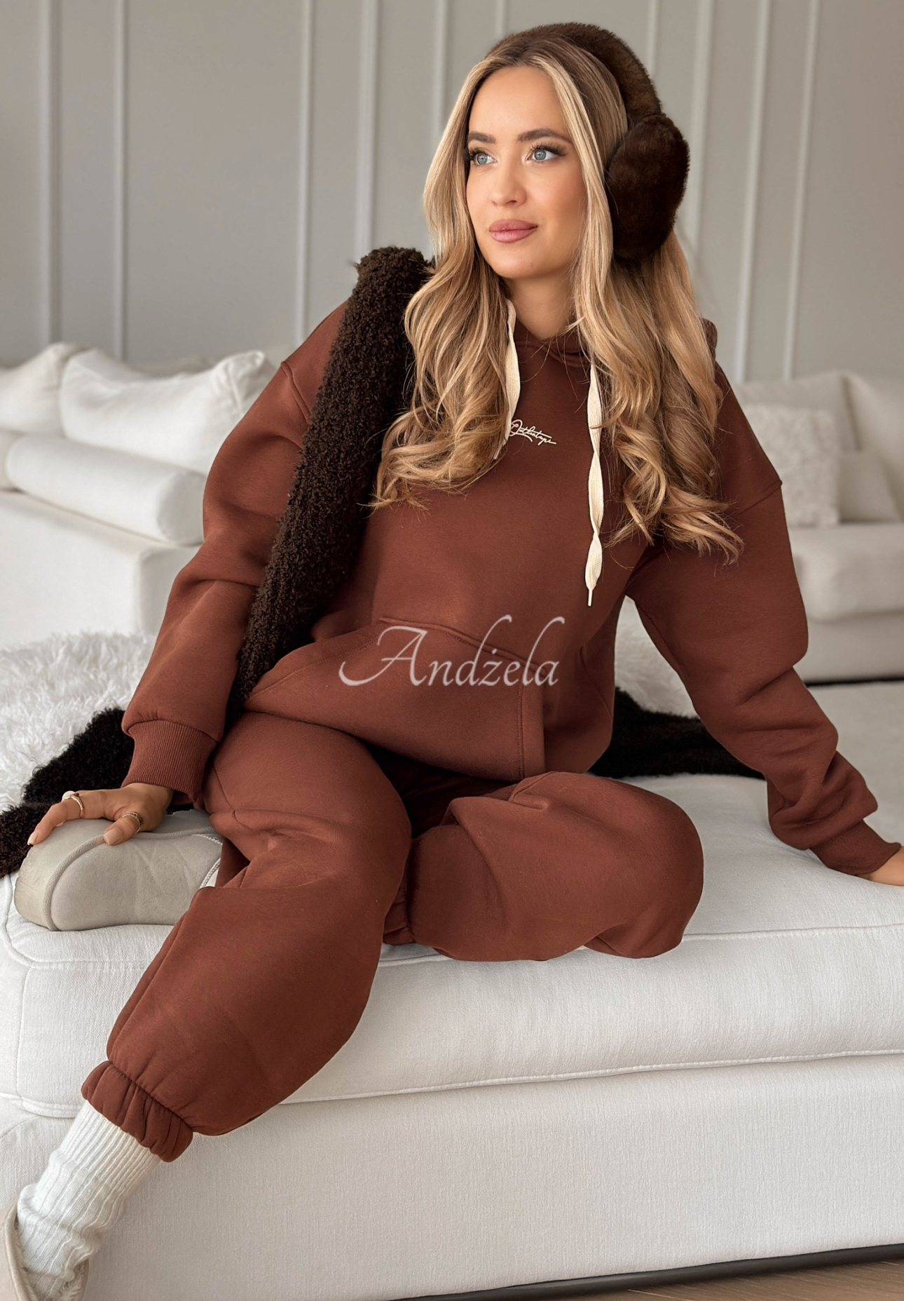 She Did That sweatshirt and pants set chocolate