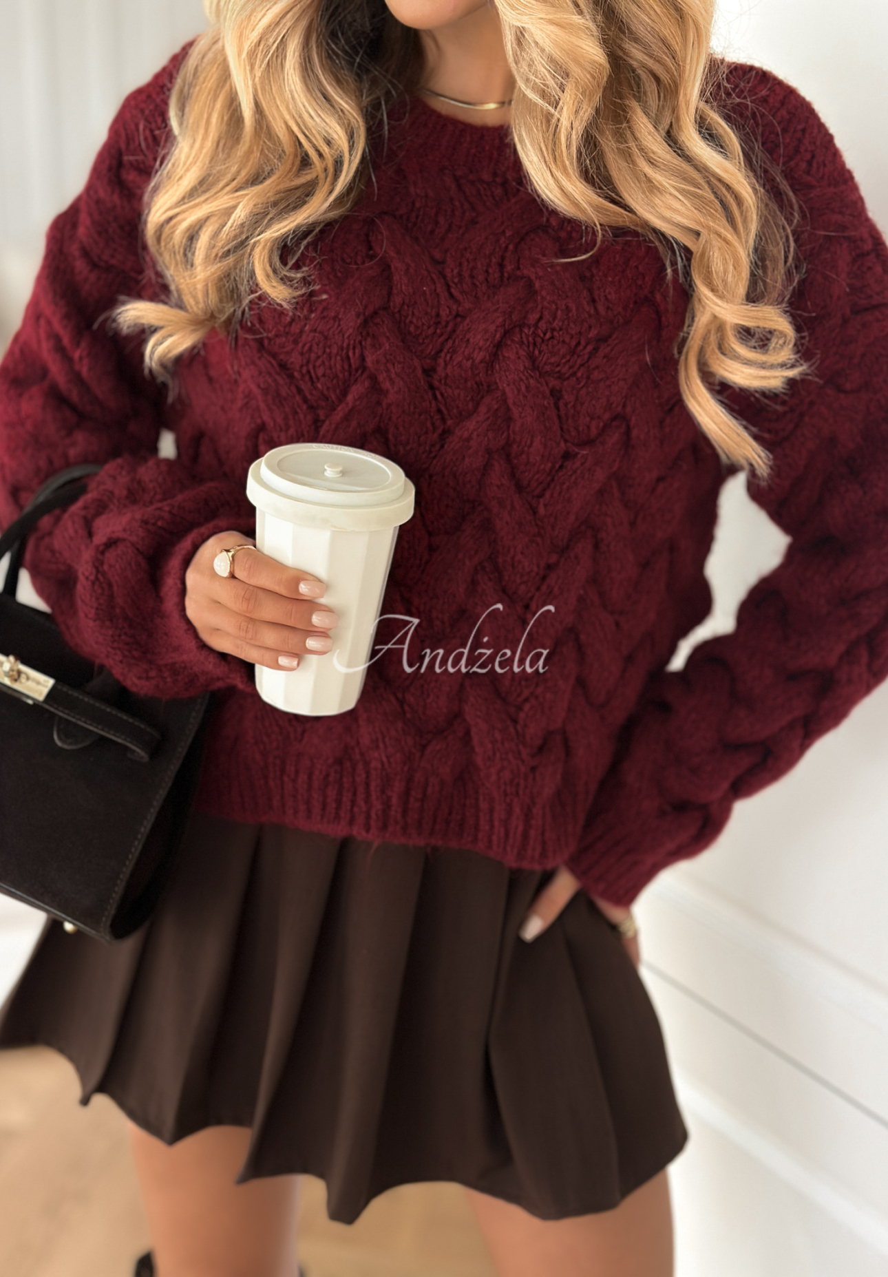 Short decorative braided sweater with wool and viscose Hugging Me burgundy