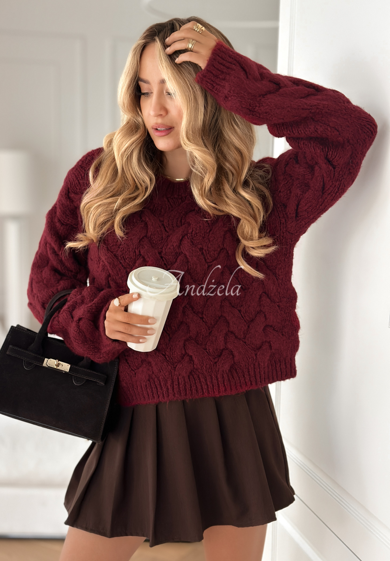Short decorative braided sweater with wool and viscose Hugging Me burgundy