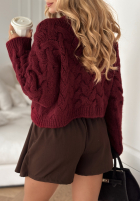 Krótki ozdobnie pleciony sweter Hugging Me burgundowy