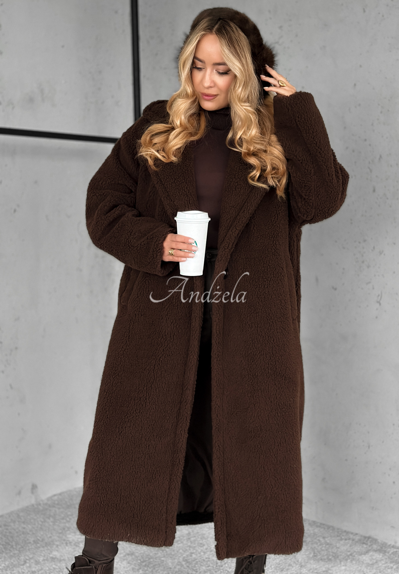 Długi płaszcz kożuszek Arctic czekoladowy
