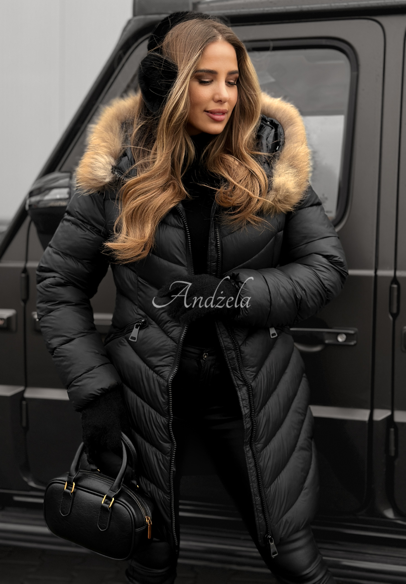 Quilted hooded jacket Winter black