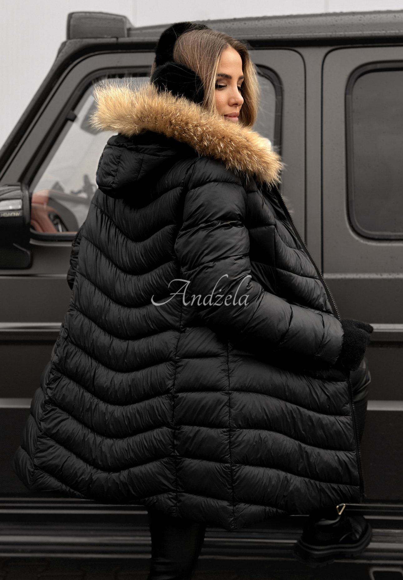 Quilted hooded jacket Winter black