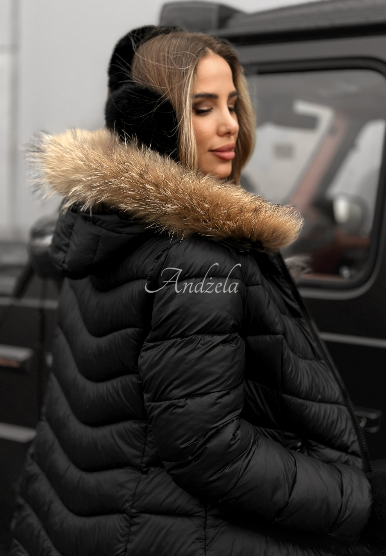 Pikowana kurtka z kapturem Winter czarna