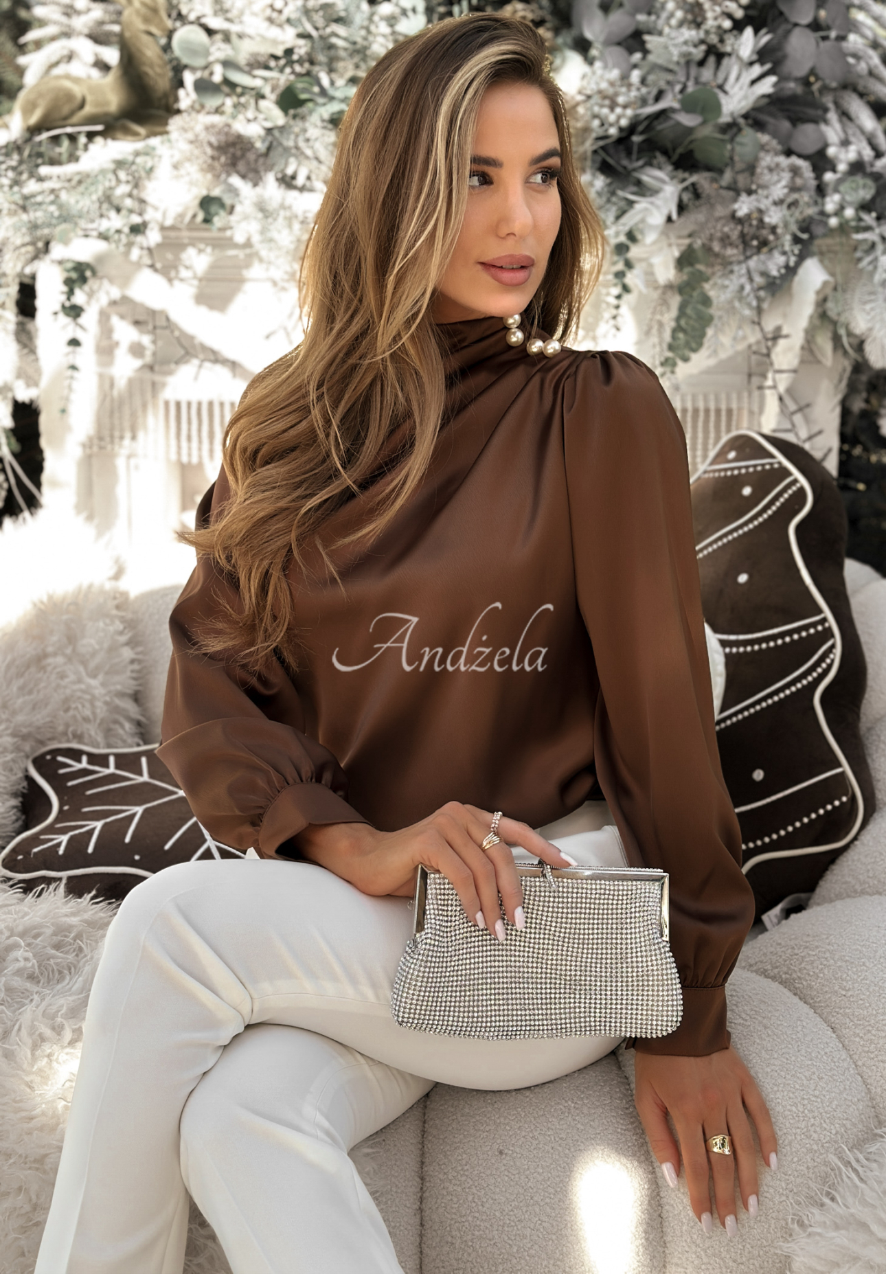 Satin blouse with pearls and creases Looking At chocolate