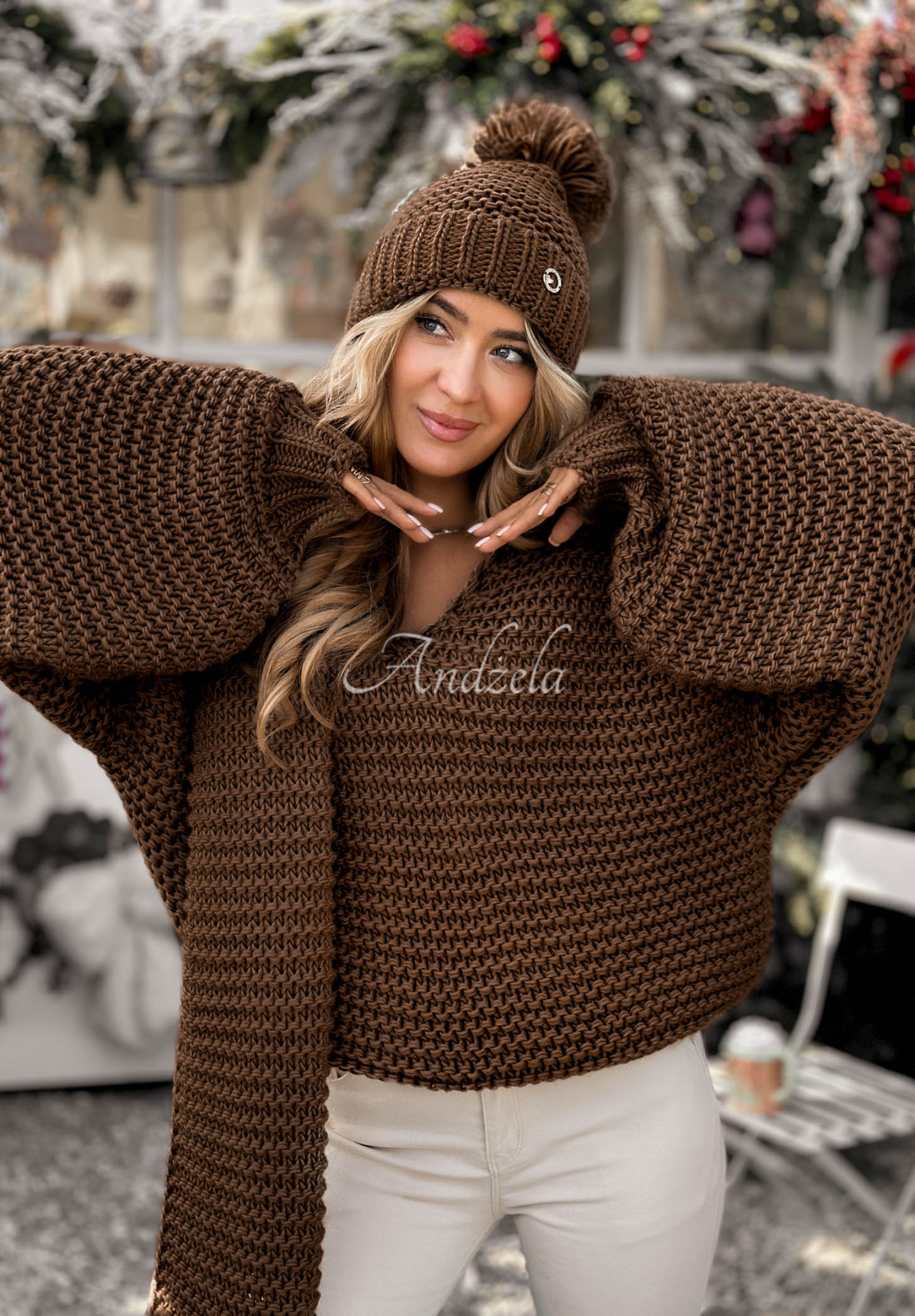 Pleciony sweter z wełną Winter Is Calling czekoladowy