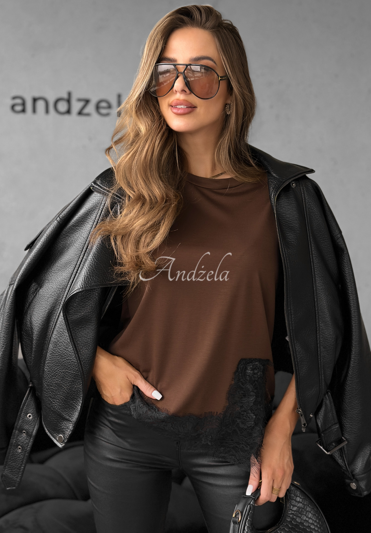 Viscose t-shirt with lace Daily Lace chocolate
