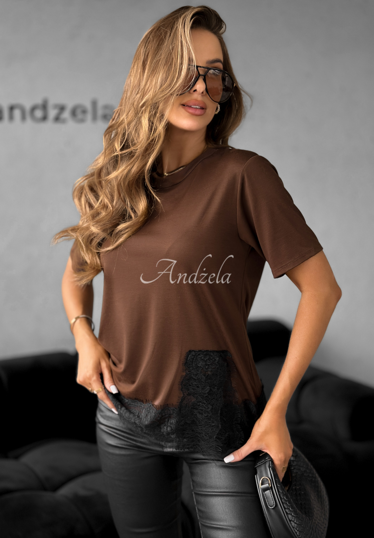 Viscose t-shirt with lace Daily Lace chocolate