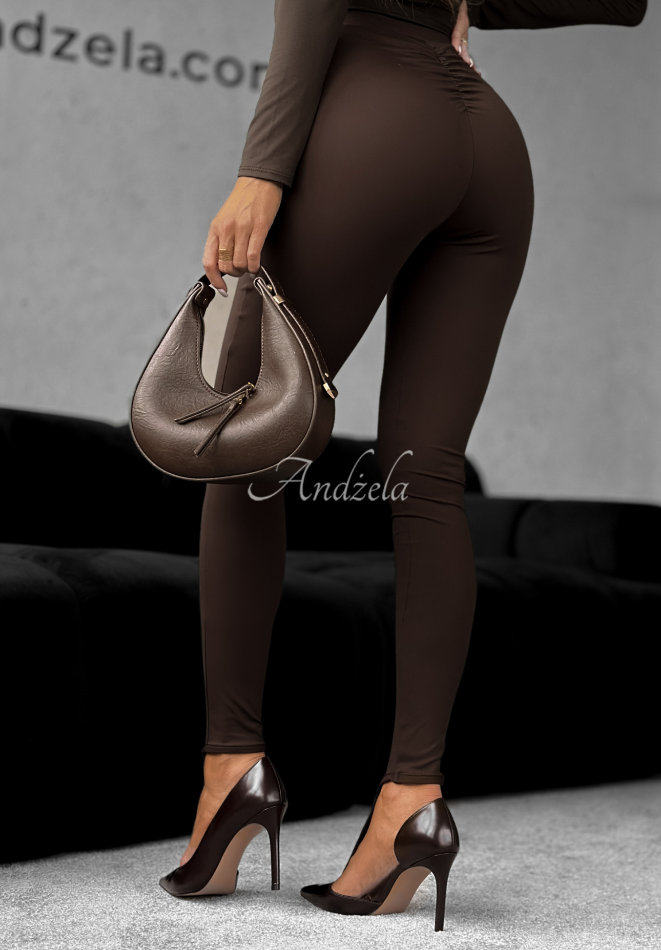 Viscose leggings with creases and toe tab Lazy Afternoon chocolate