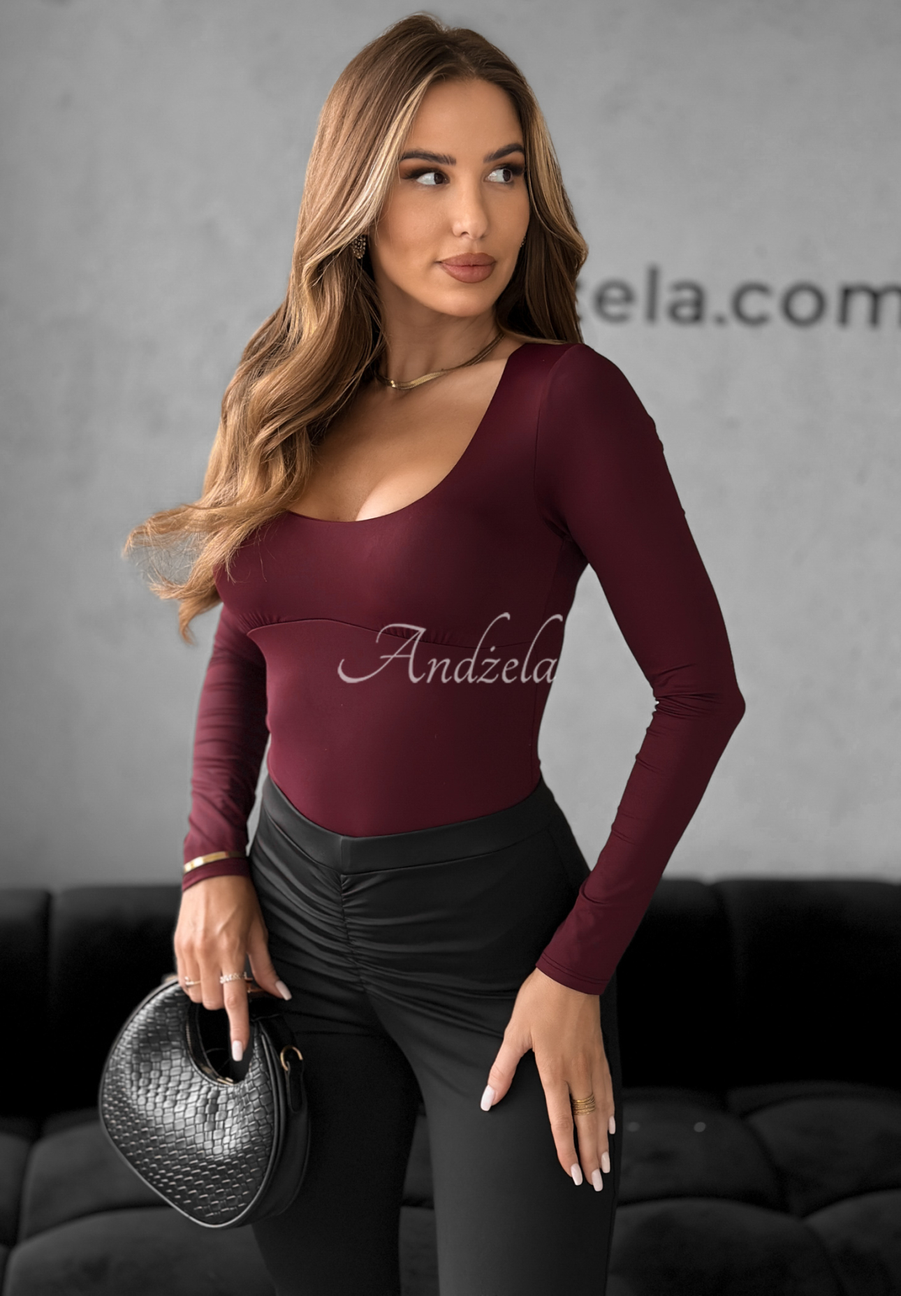 Body with neckline Come Over burgundy