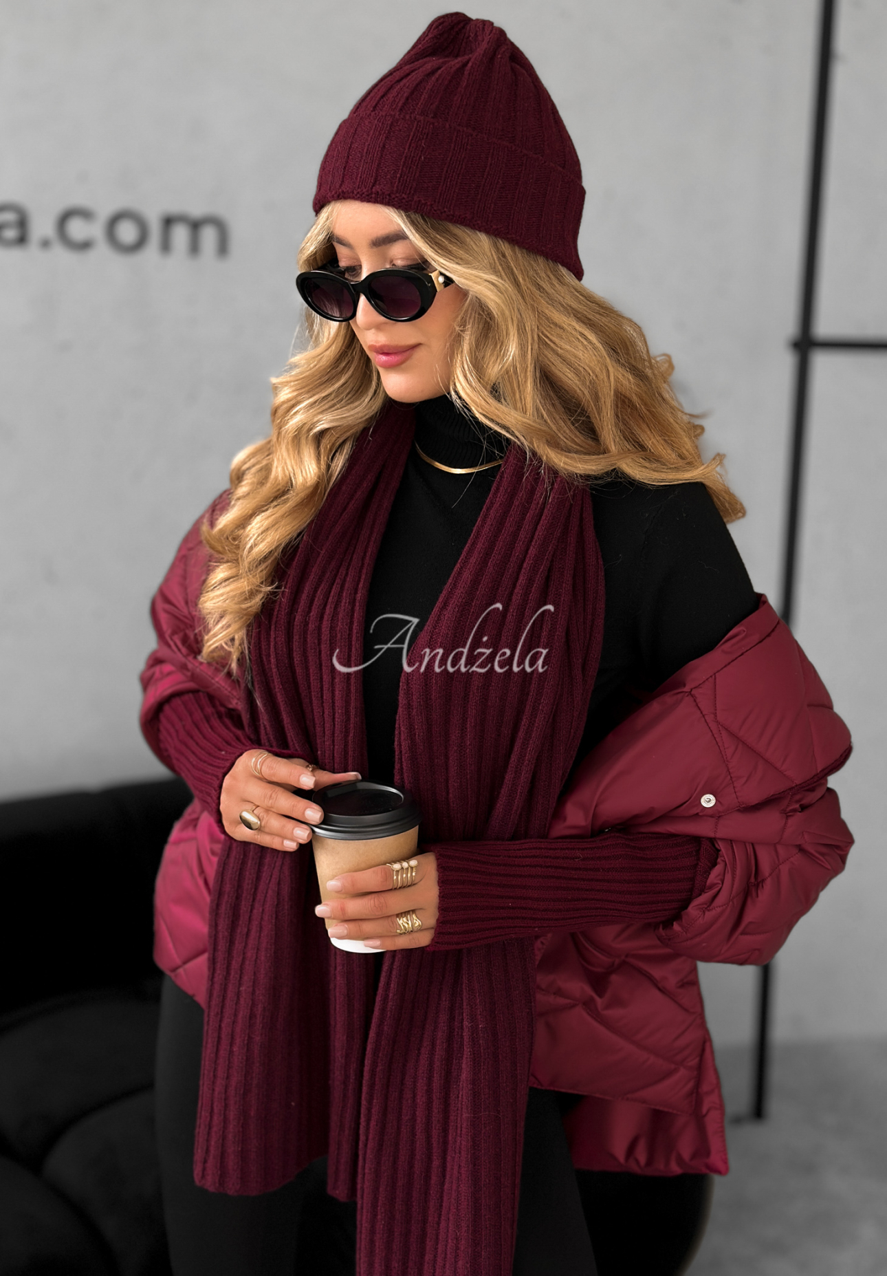 Ribbed hat and scarf set with wool and cashmere Snow Dates burgundy