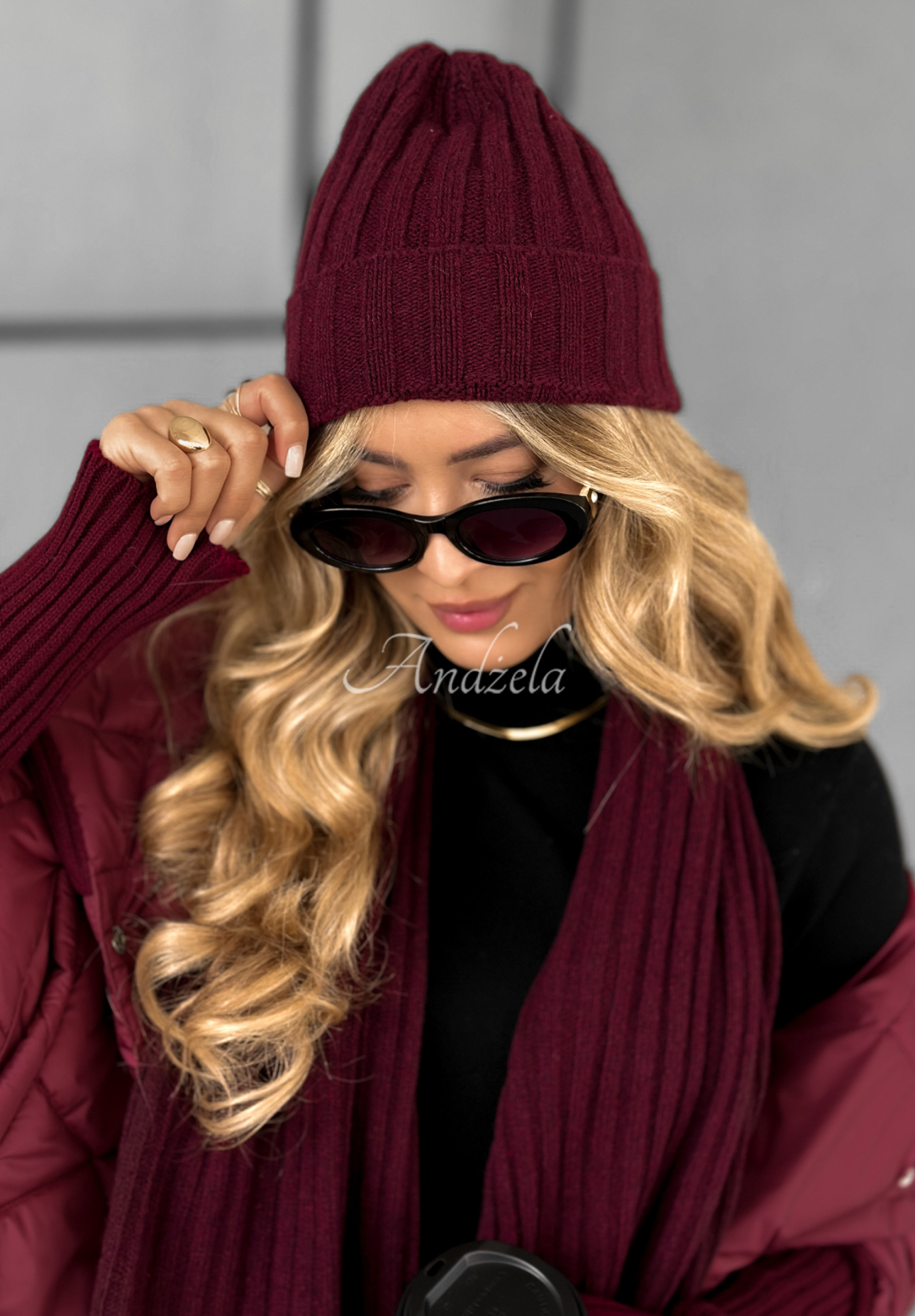 Ribbed hat and scarf set with wool and cashmere Snow Dates burgundy