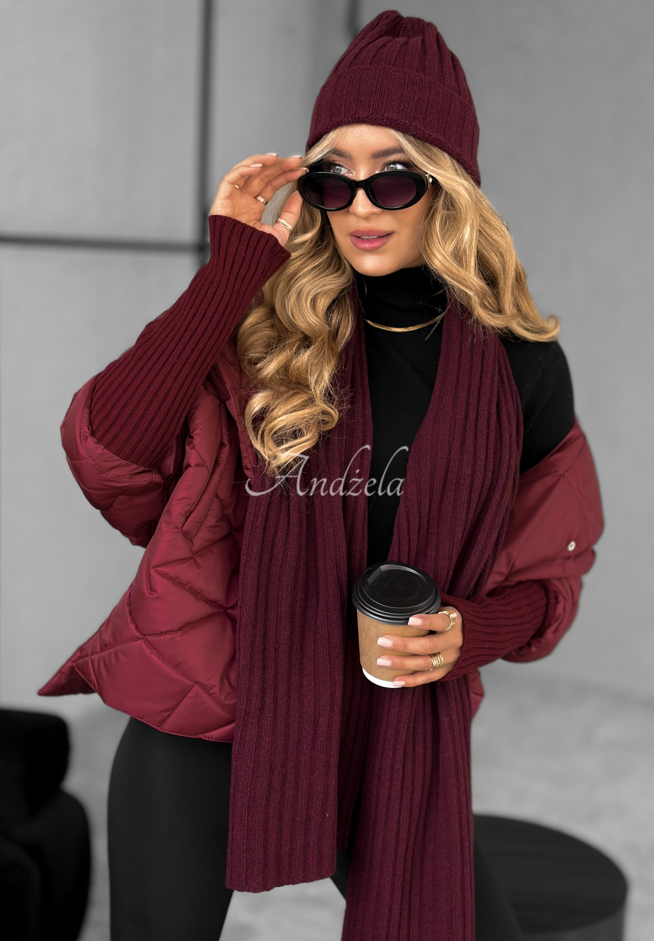 Ribbed hat and scarf set with wool and cashmere Snow Dates burgundy