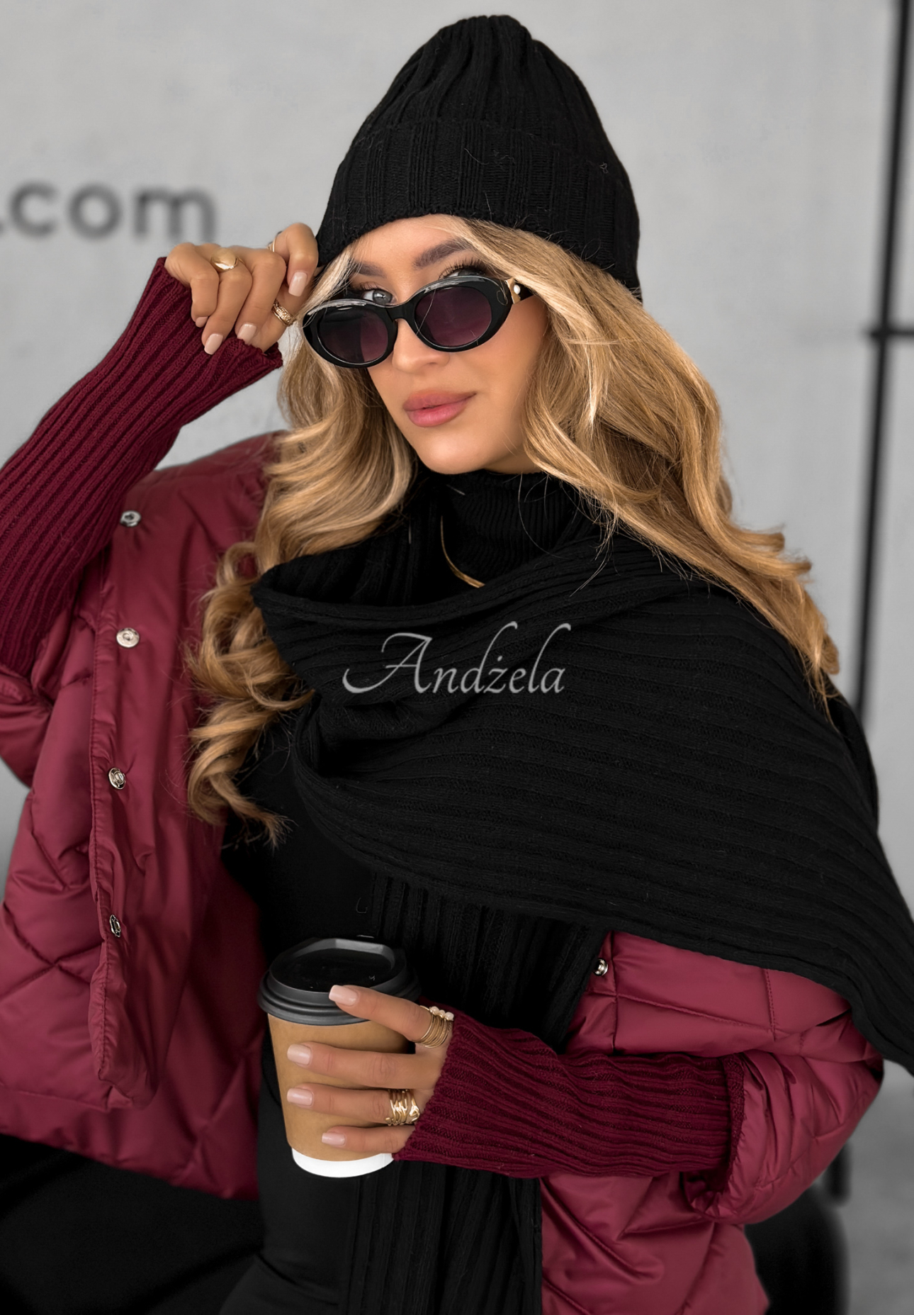 Prążkowany komplet czapka i szalik z wełną i kaszmirem Snow Dates czarny