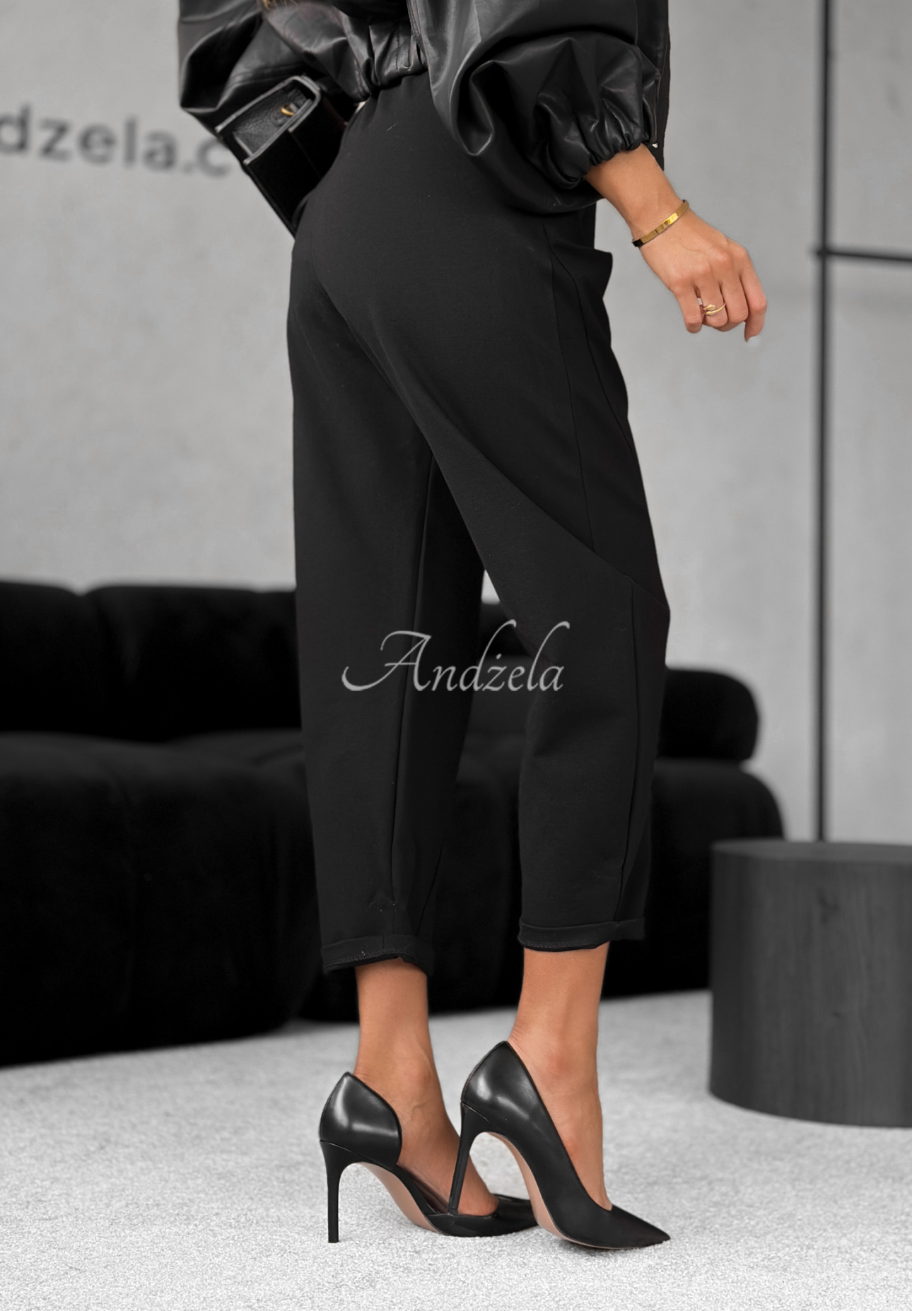 Wiskozowe spodnie banana It Was Real czarne