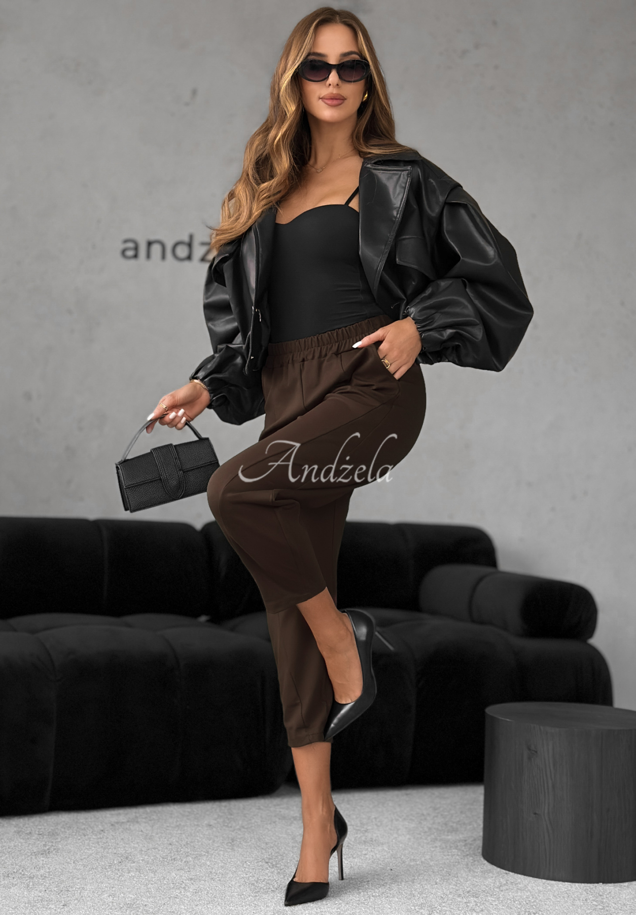 Wiskozowe spodnie banana It Was Real czekoladowe