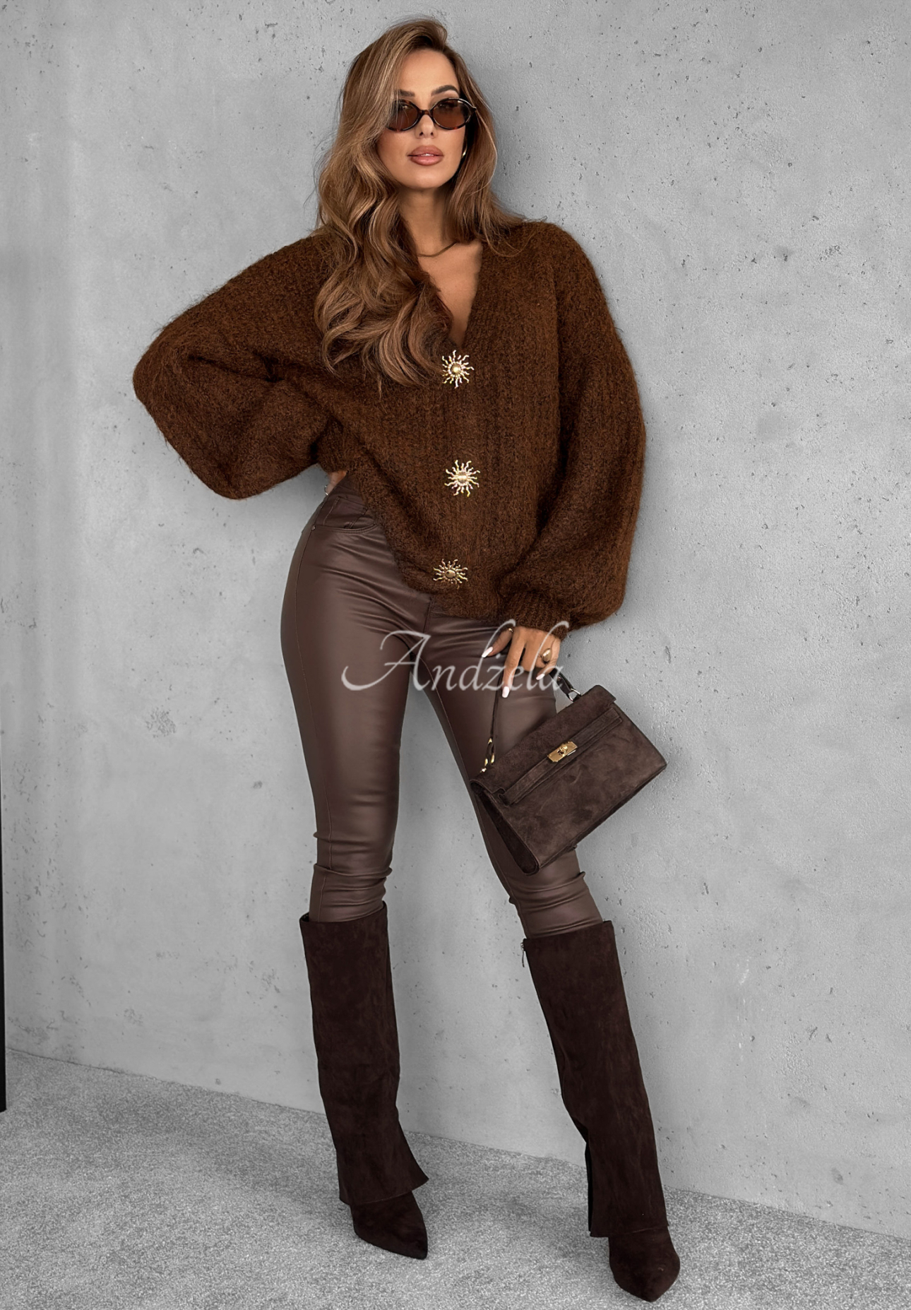 Viscose short cardigan with buffets and wool Snow Hill chocolate