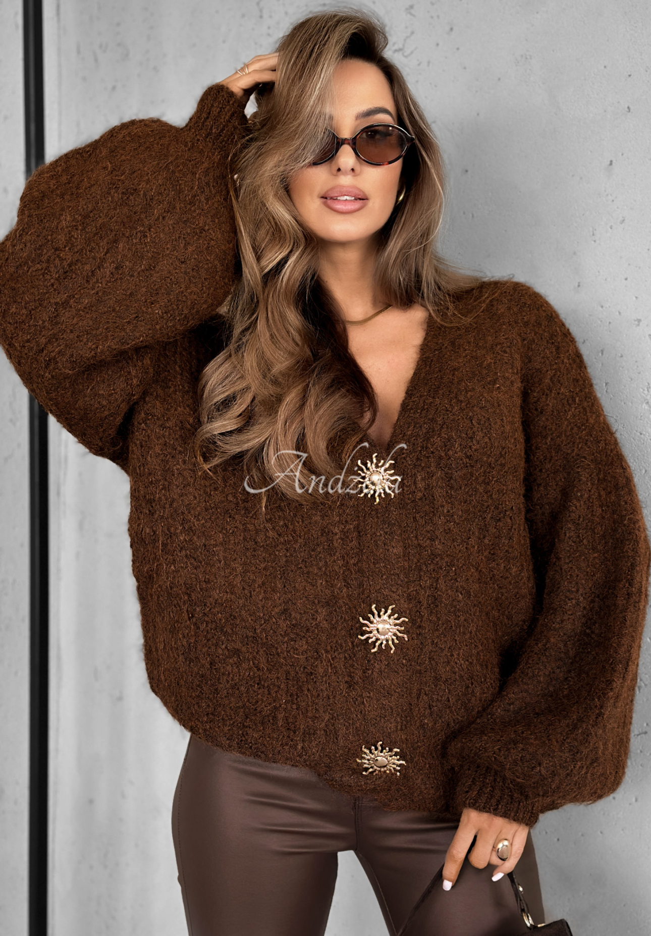 Viscose short cardigan with buffets and wool Snow Hill chocolate