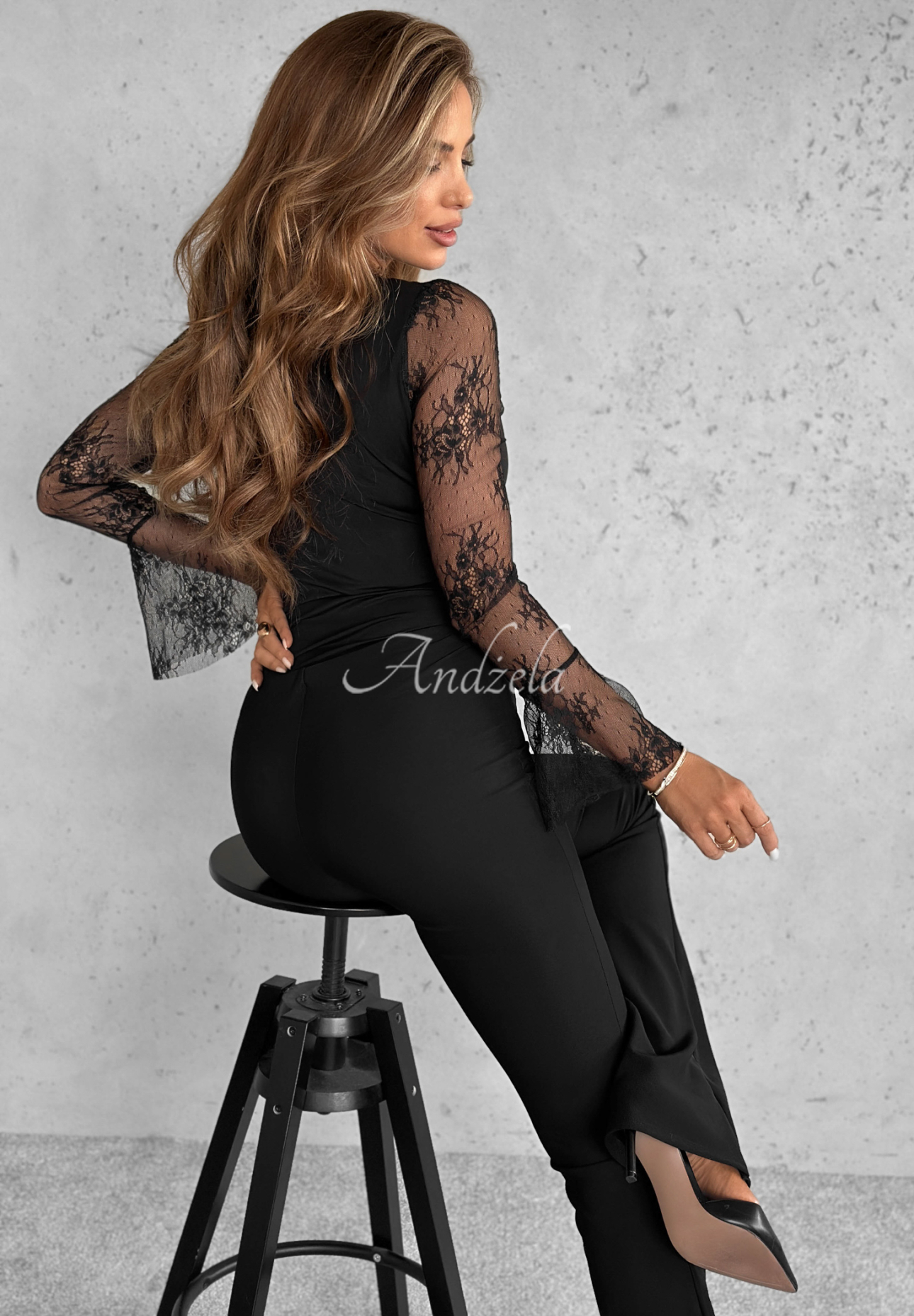 Quit Talking lace body black