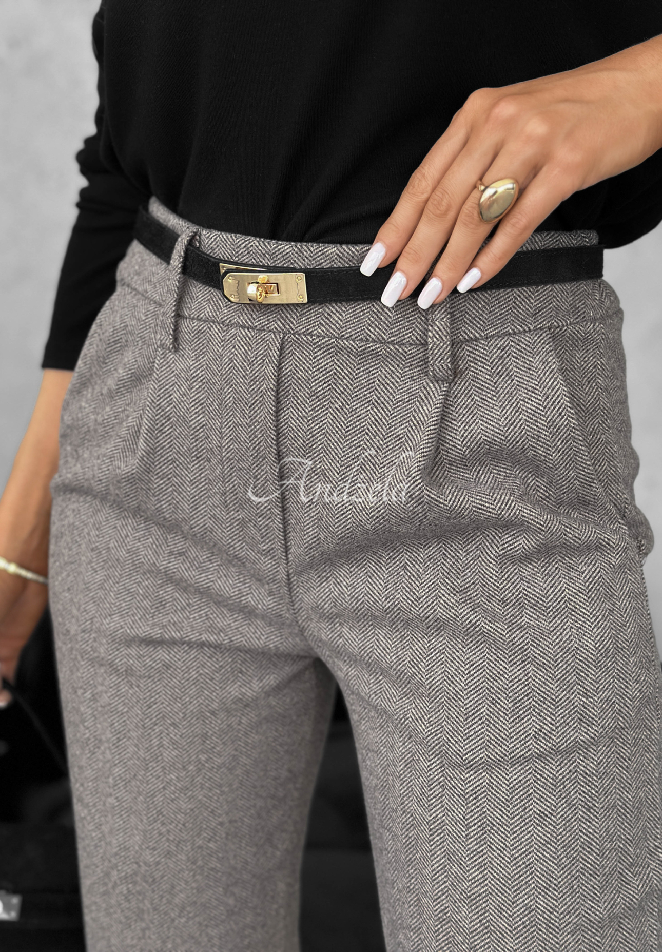 Elegant pants Who Cares beige.