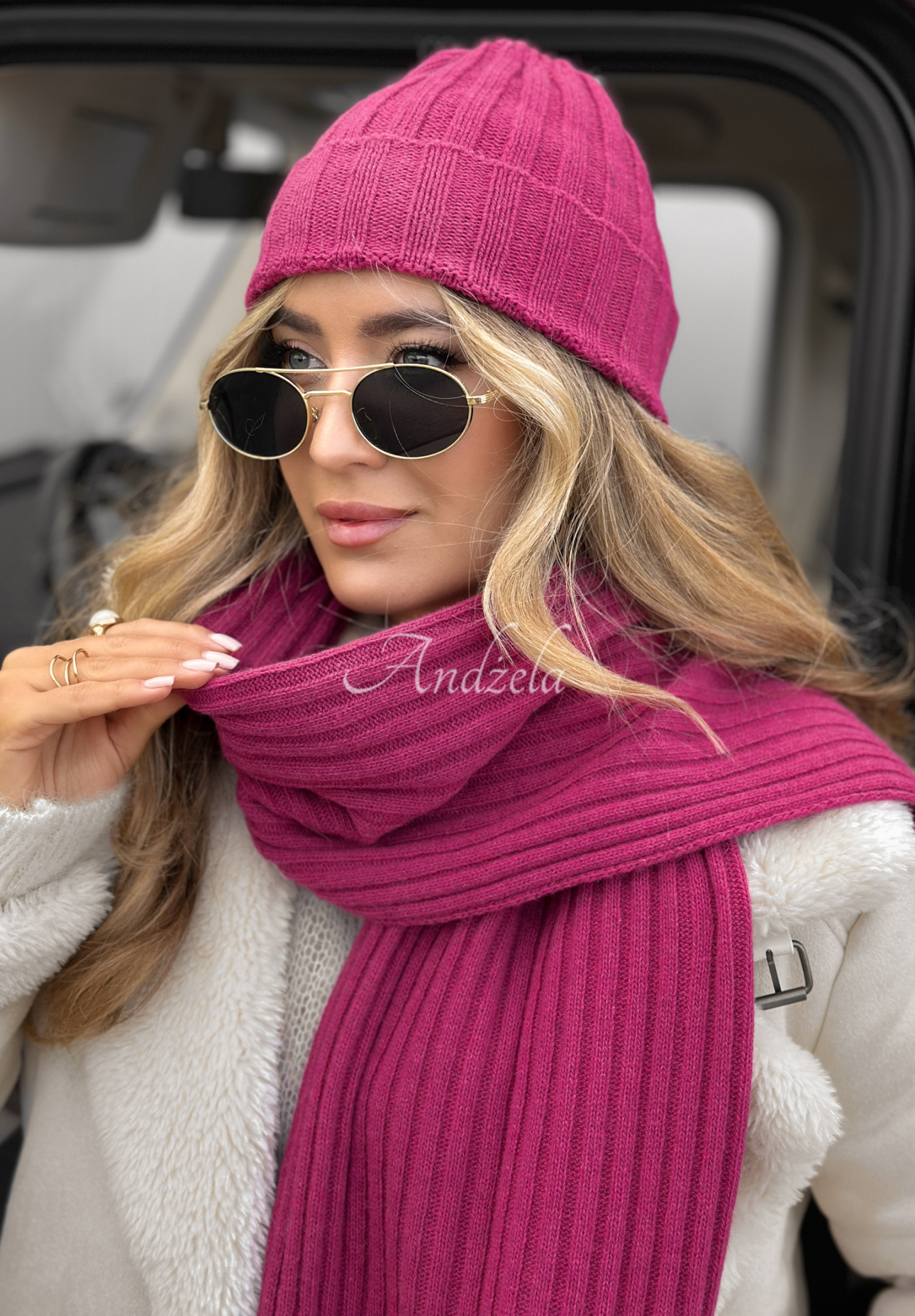 Ribbed hat and scarf set with wool and cashmere Snow Dates fuchsia