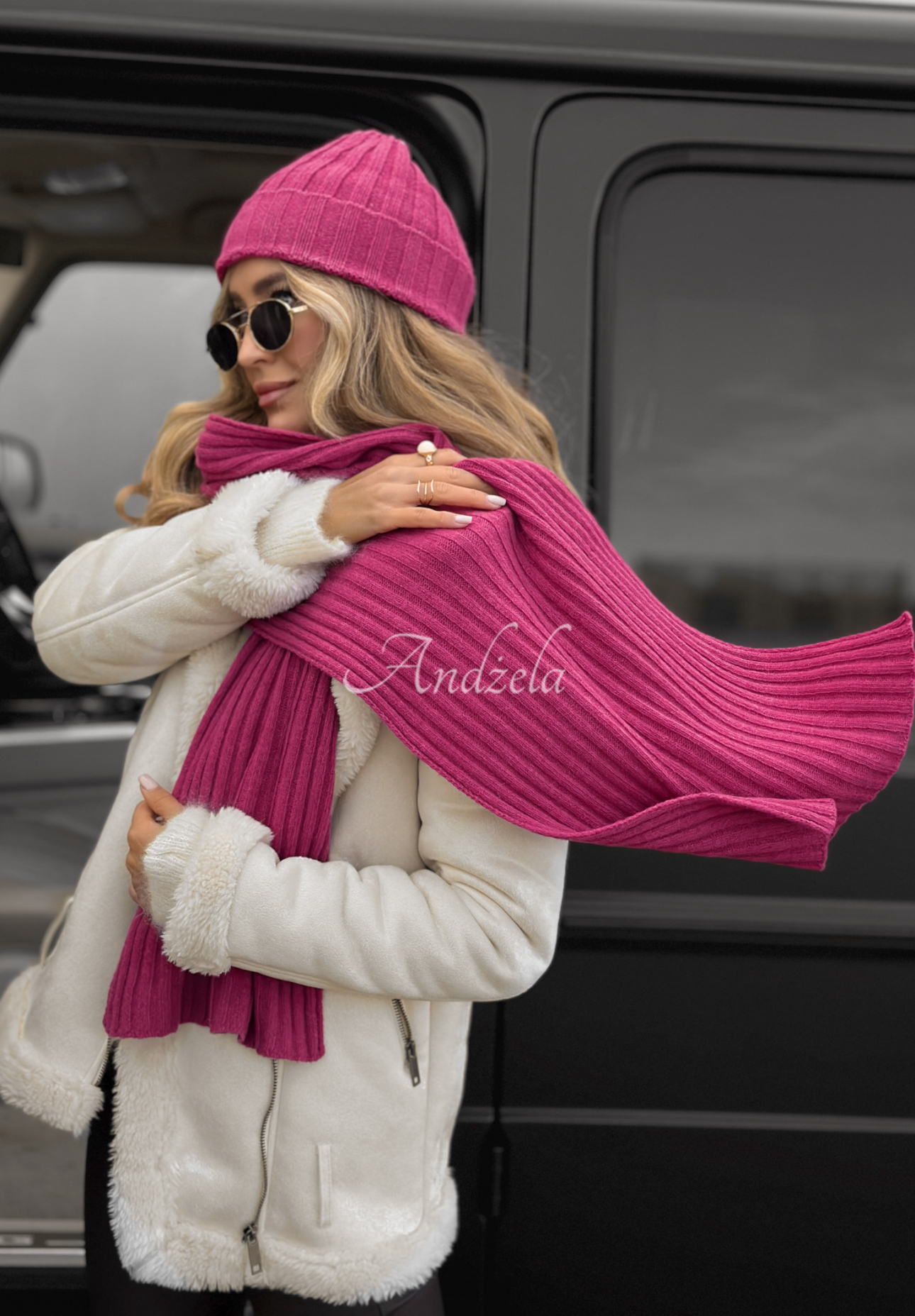 Ribbed hat and scarf set with wool and cashmere Snow Dates fuchsia
