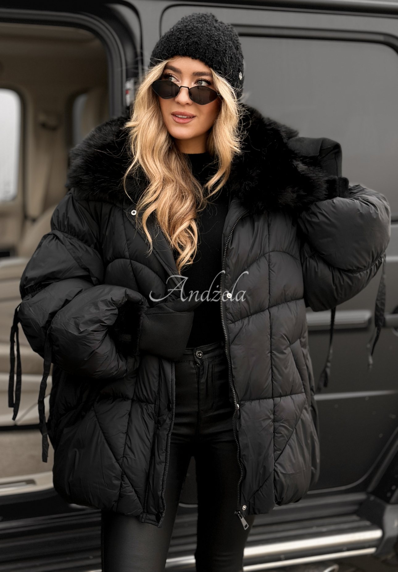 Pikowana kurtka z futerkiem Cold Without You czarna