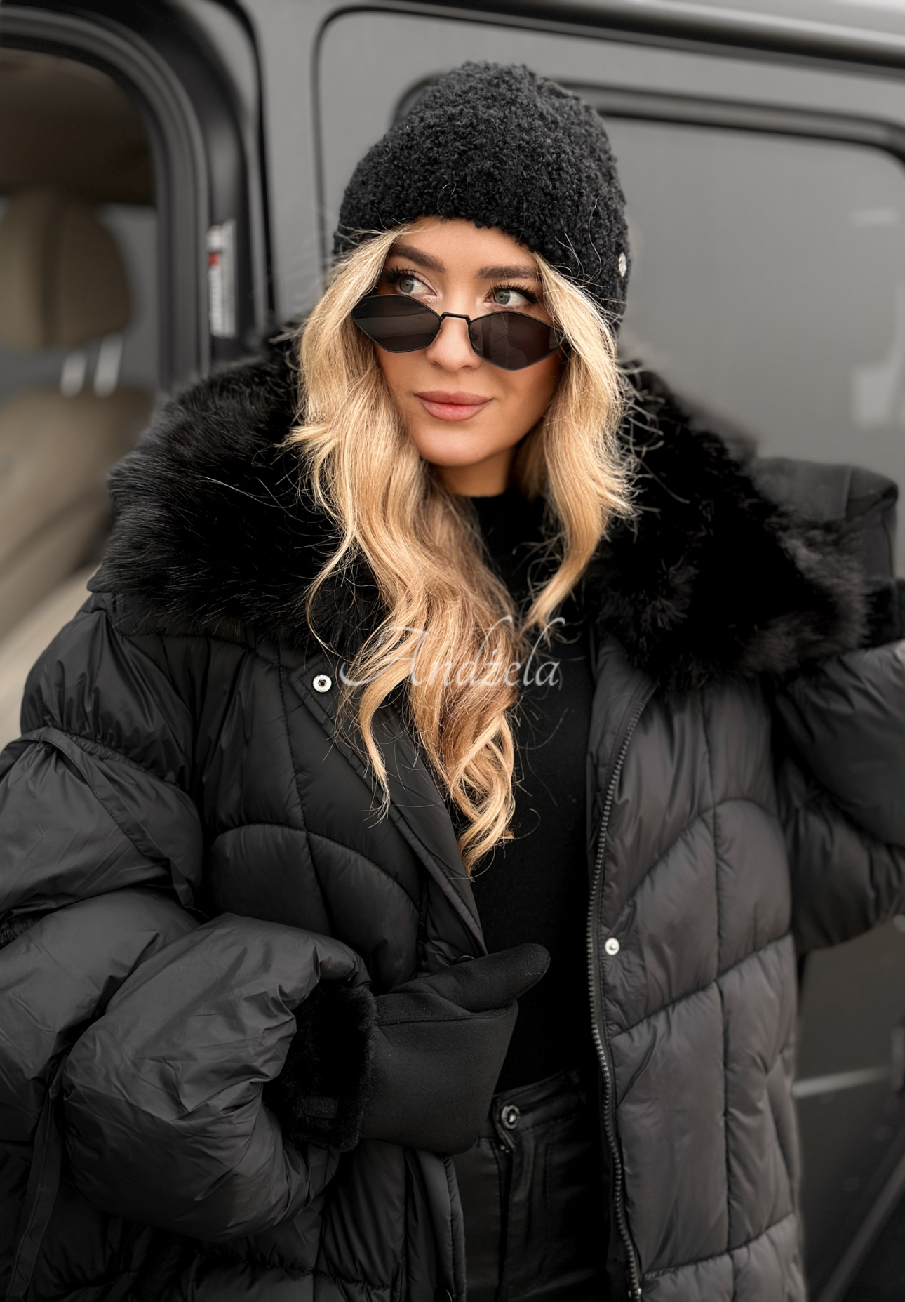 Pikowana kurtka z futerkiem Cold Without You czarna