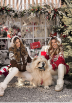 Wzorzysty sweter z futerkiem Christmas Fireplace czekoladowy