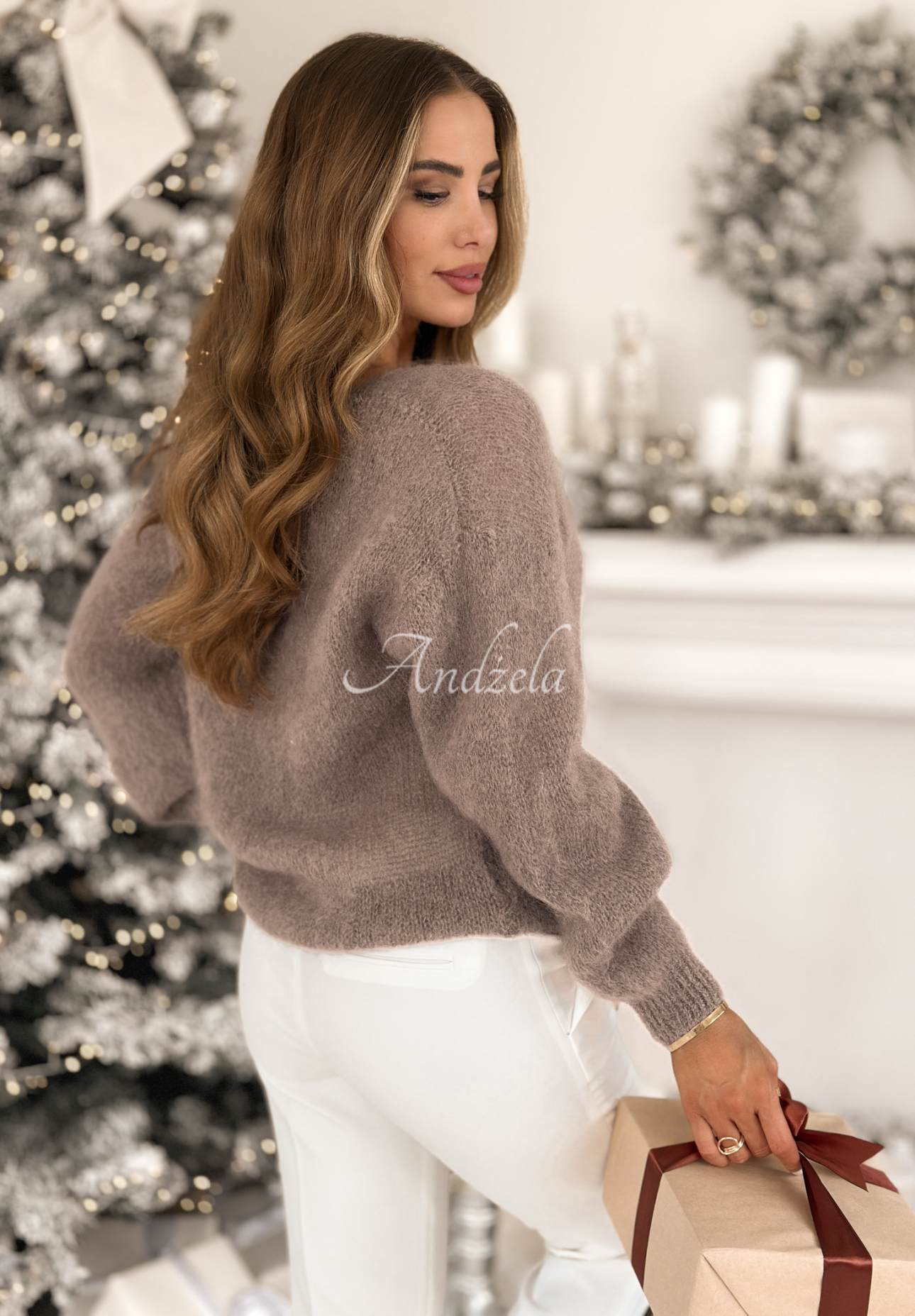 Mohair sweater with heart neckline Sweater Soul beige