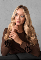 Bluzka z ozdobnymi różami Rose All Day czekoladowa