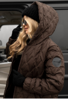 Pikowana kurtka z kapturem Chilly Nights czekoladowa