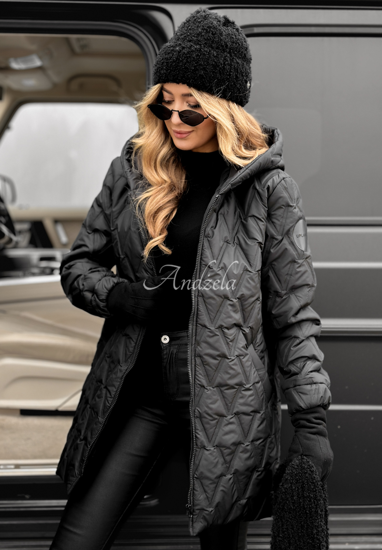 Chilly Nights quilted hooded jacket black