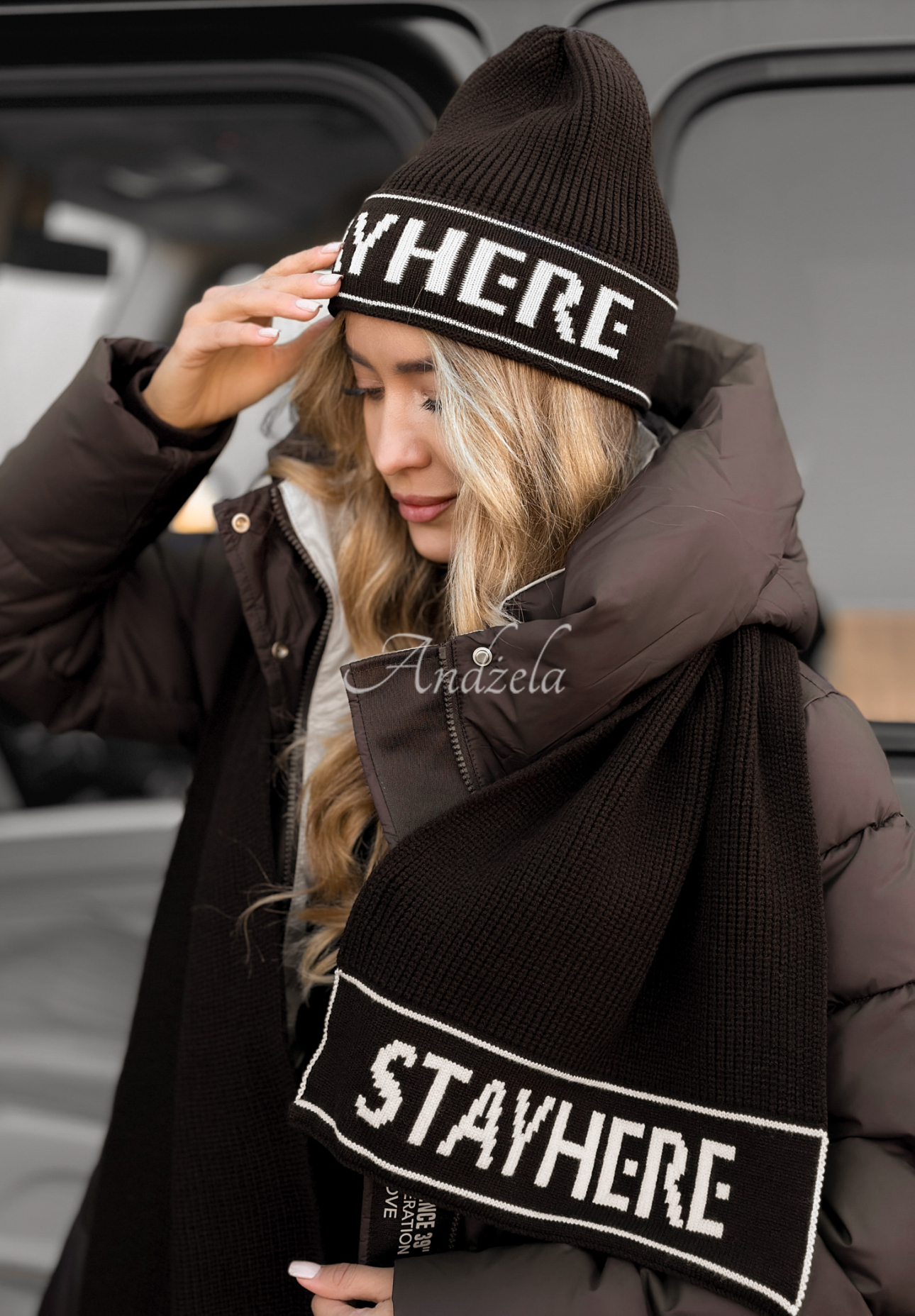 Viscose hat and scarf set with wool Stay Here Winter chocolate