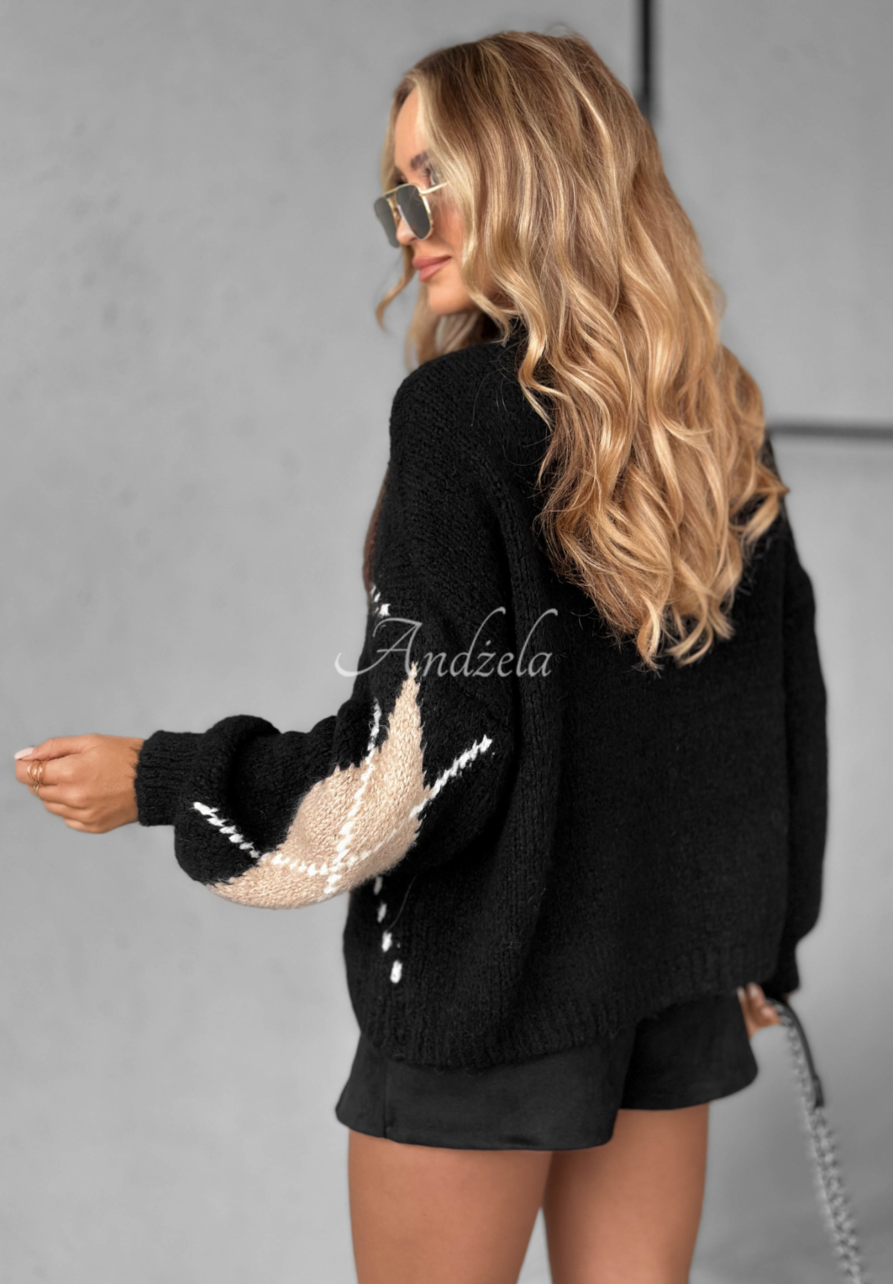 Sweter w romby z wełną i wiskozą Sweet Apple Pie czarny