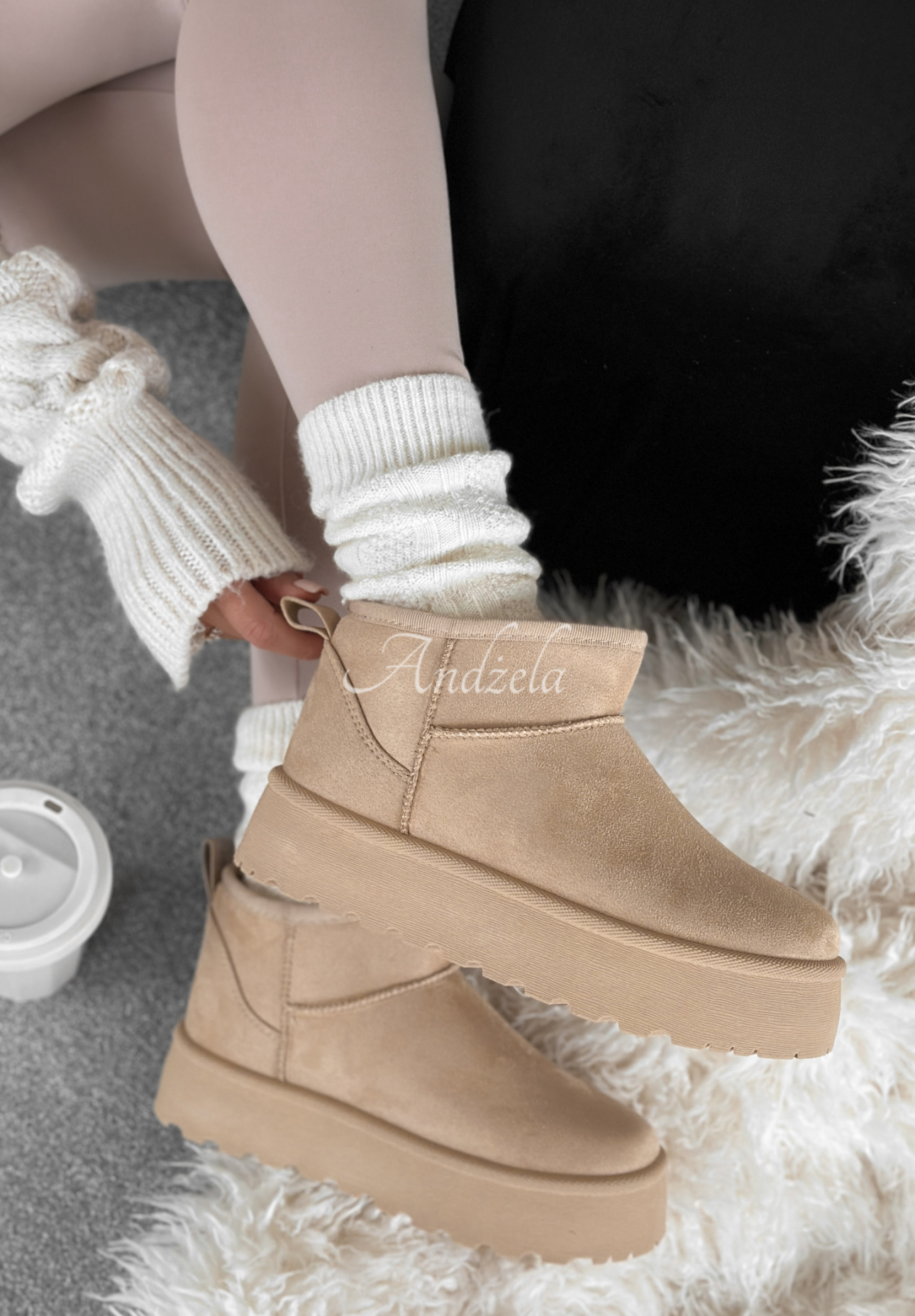 Crunchy Snow beige suede boots