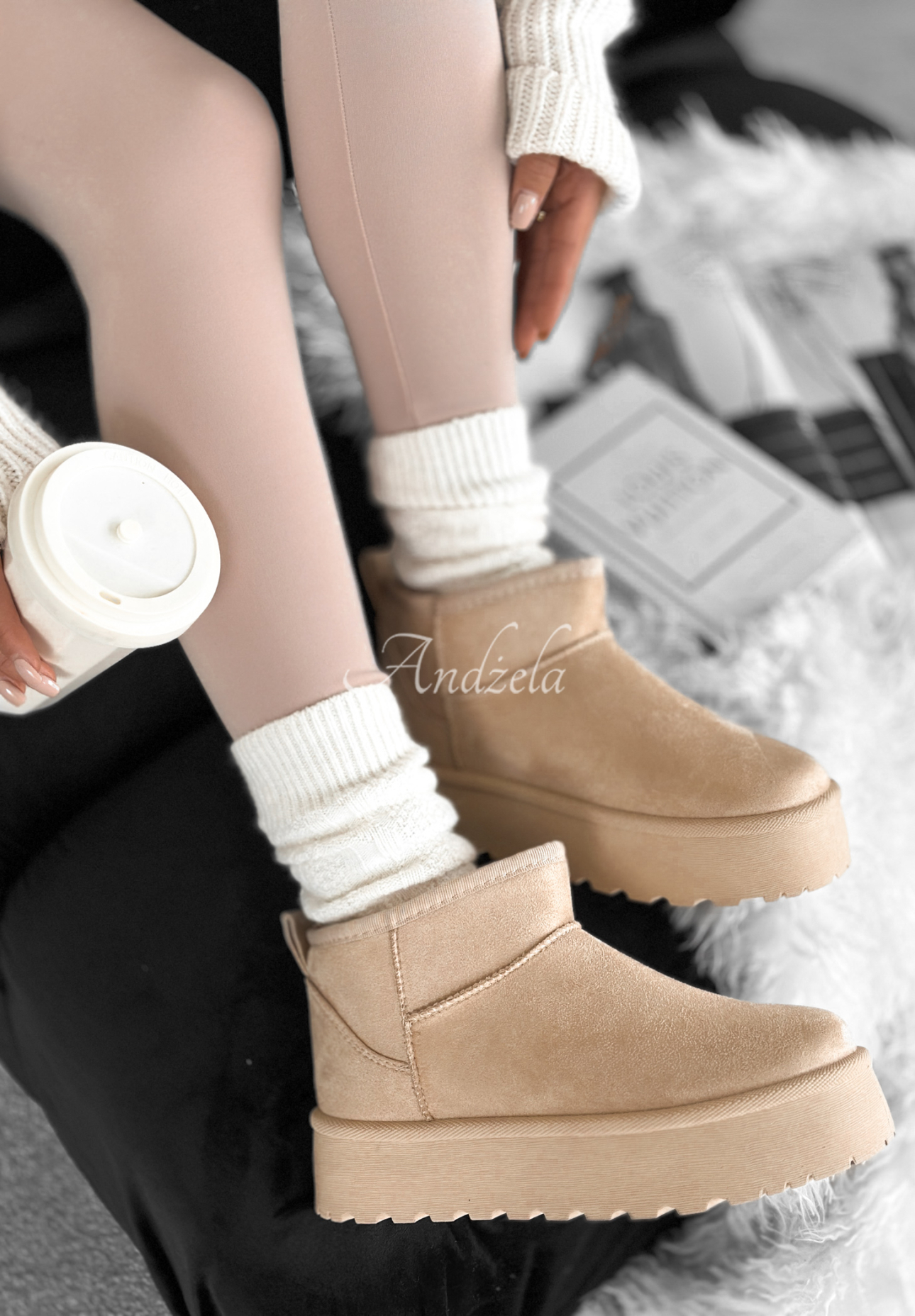 Crunchy Snow beige suede boots