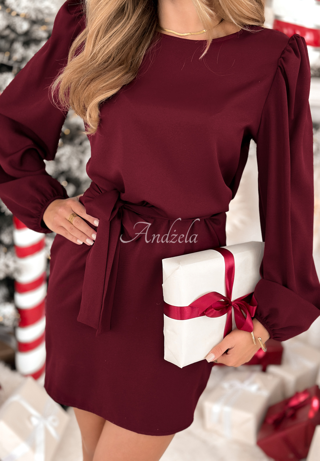 Sukienka z bufkami i paskiem Crazy About You  burgundowa