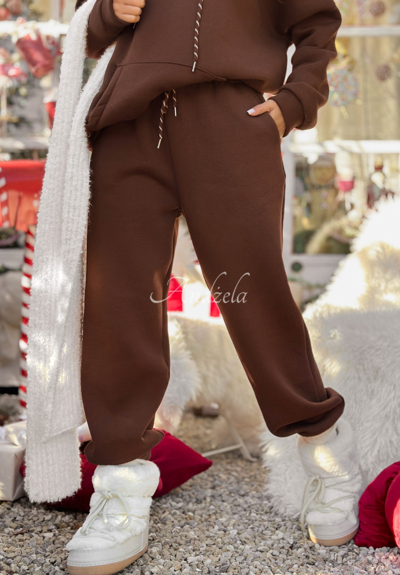 Chill Code sweatshirt and pants set chocolate