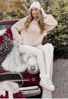 Ozdobnie pleciony sweter Snuggle Weather ecru