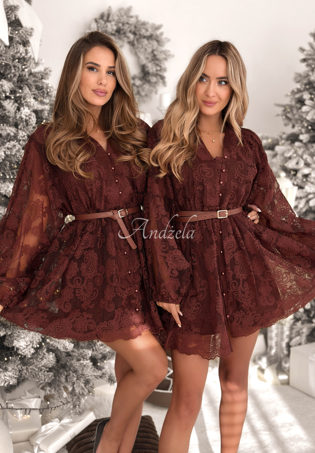 Koronkowa sukienka Falling For Me czekoladowa