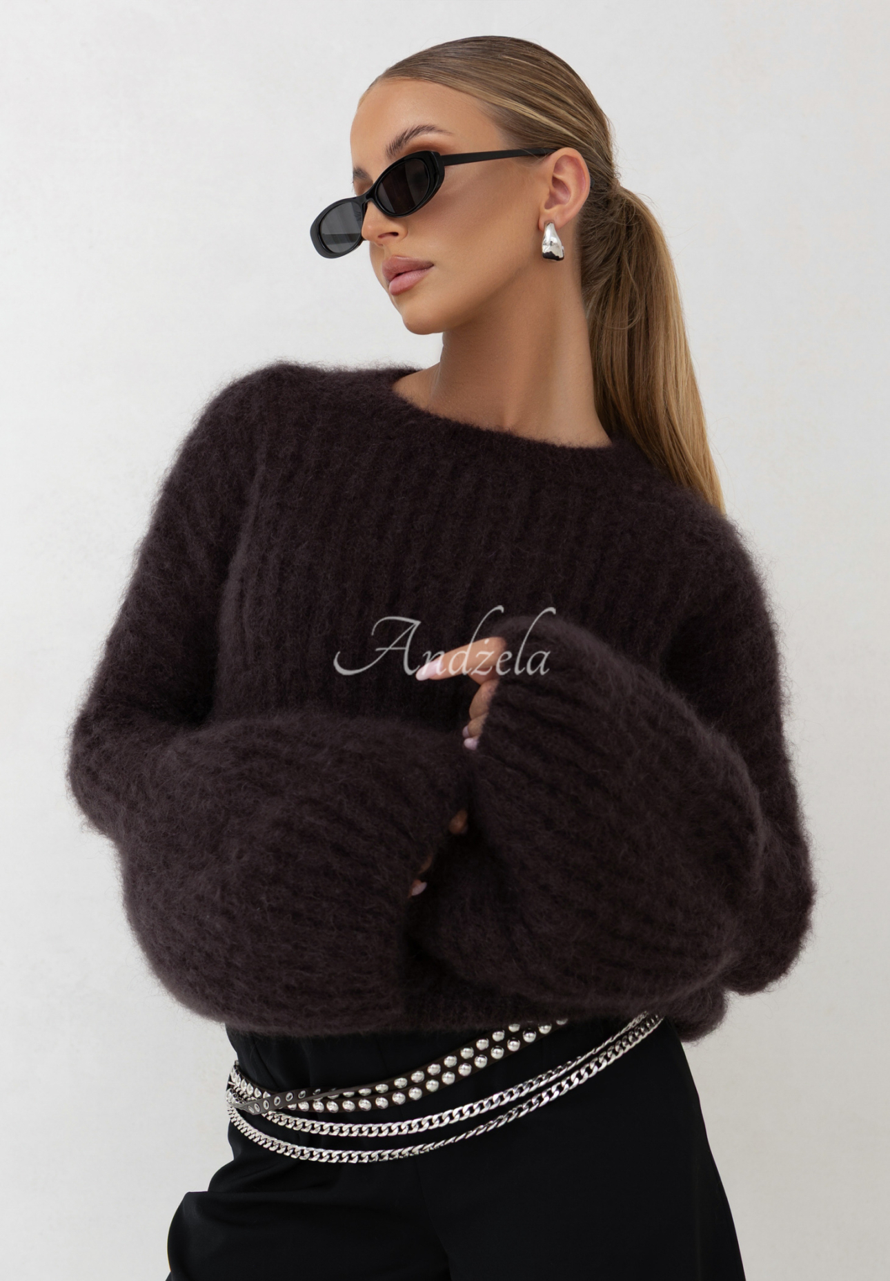 Moherowy sweter z szerokimi rękawami Cocomore Cloudly ciemnoczekoladowy